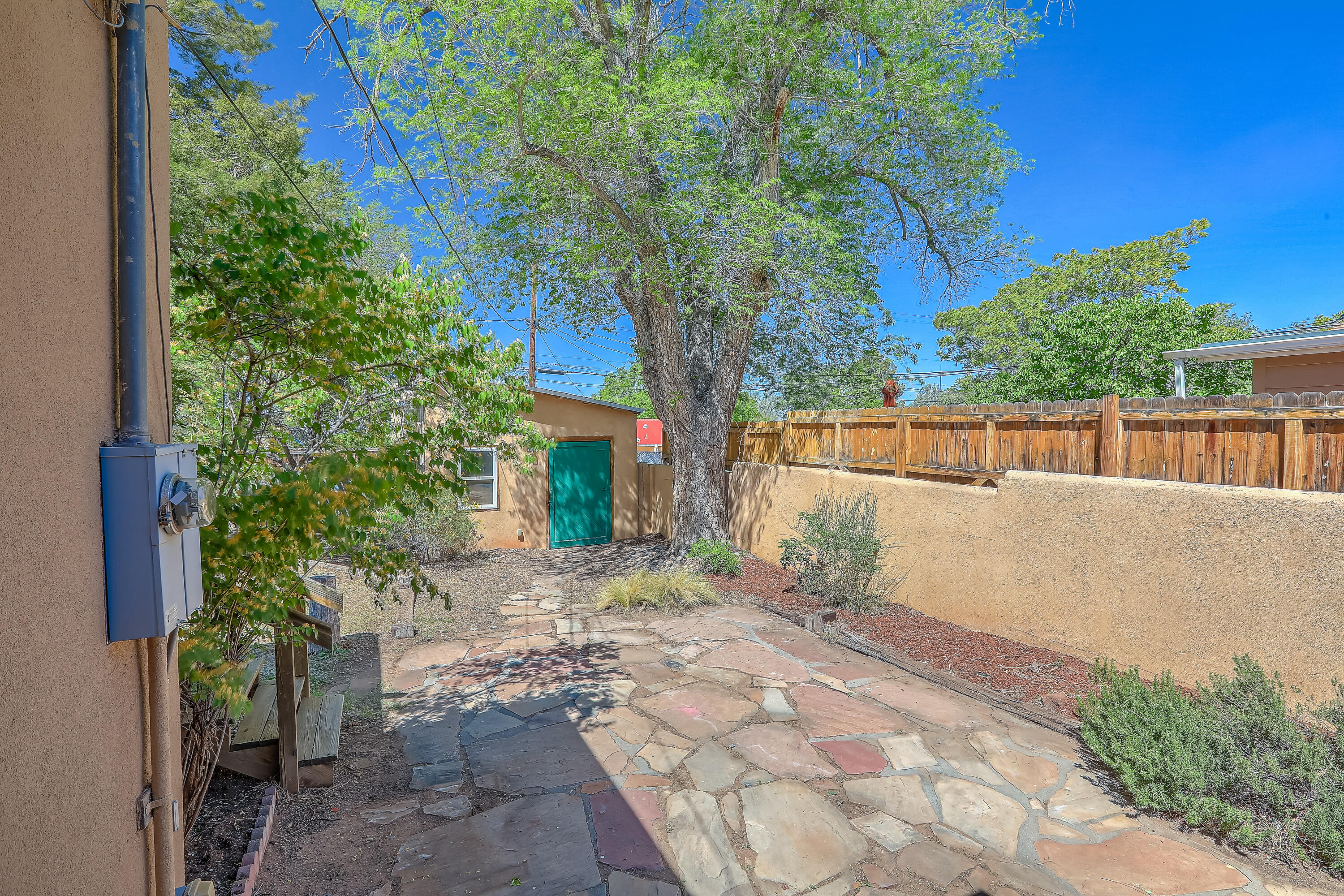 319 Richmond Drive SE