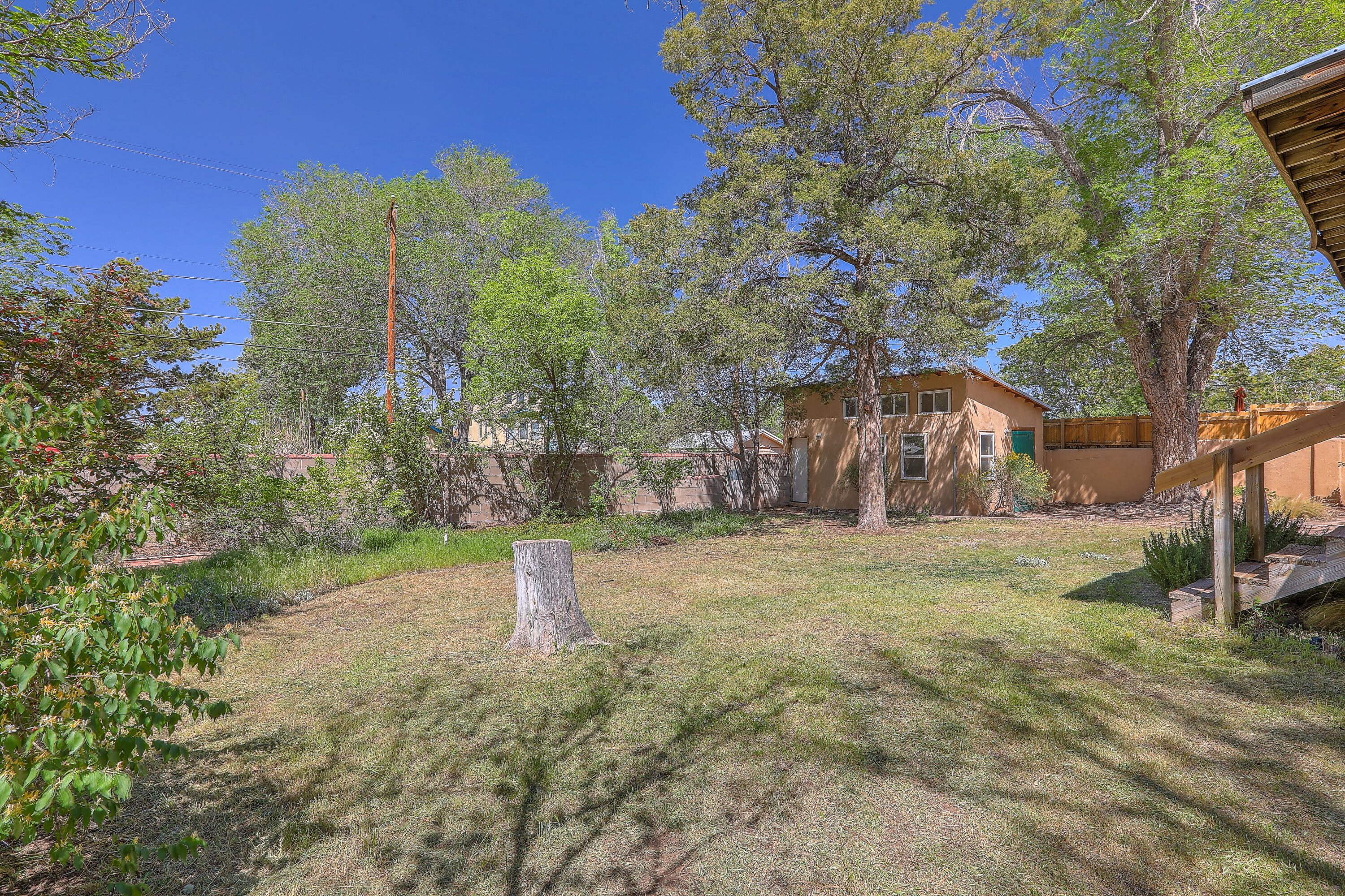 319 Richmond Drive SE