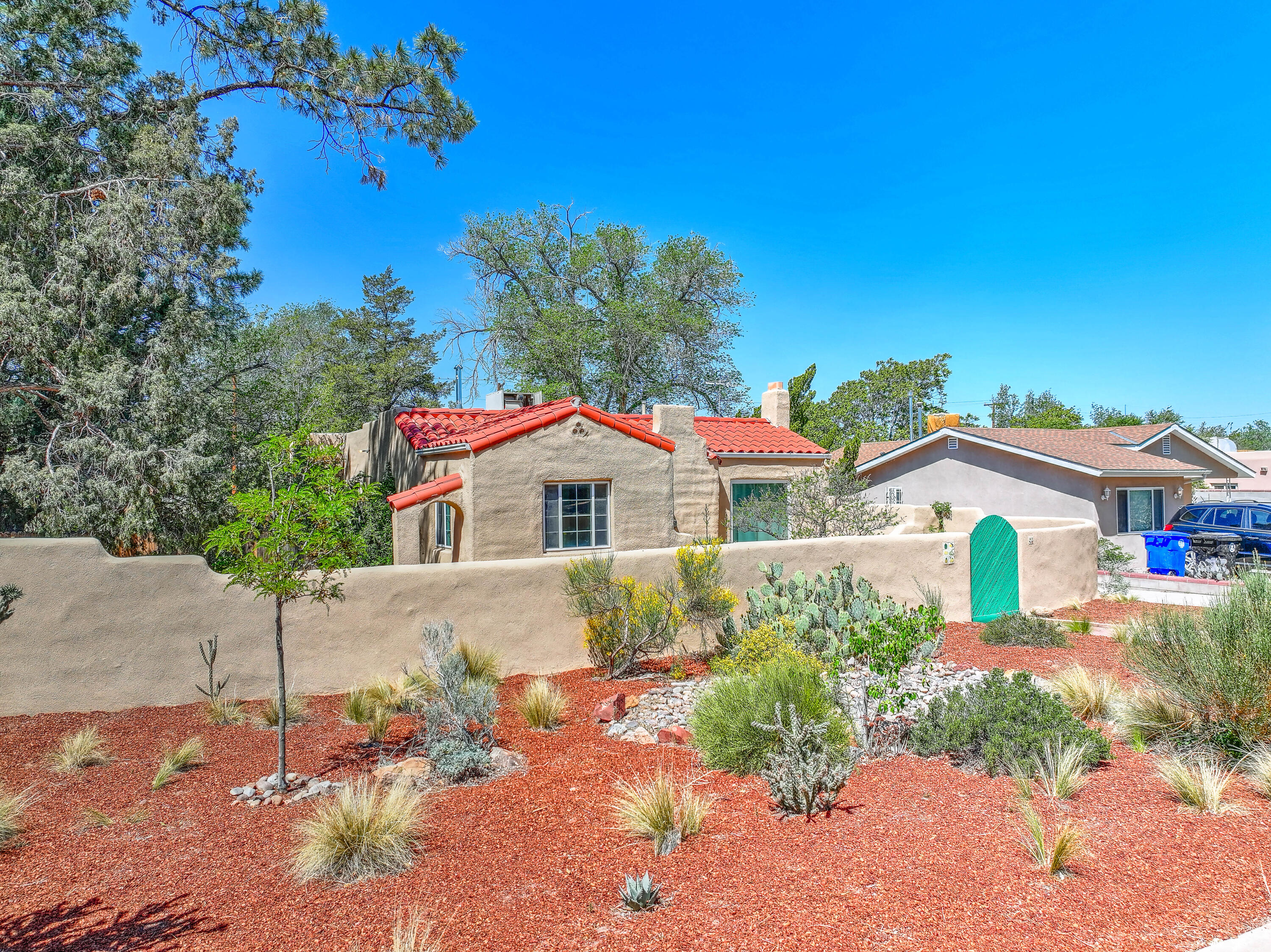 319 Richmond Drive SE