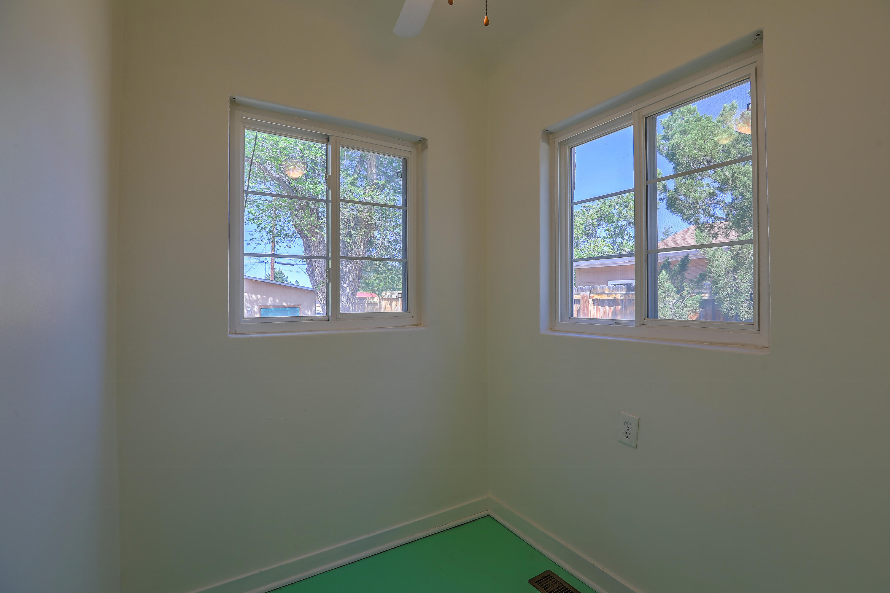 319 Richmond Drive SE