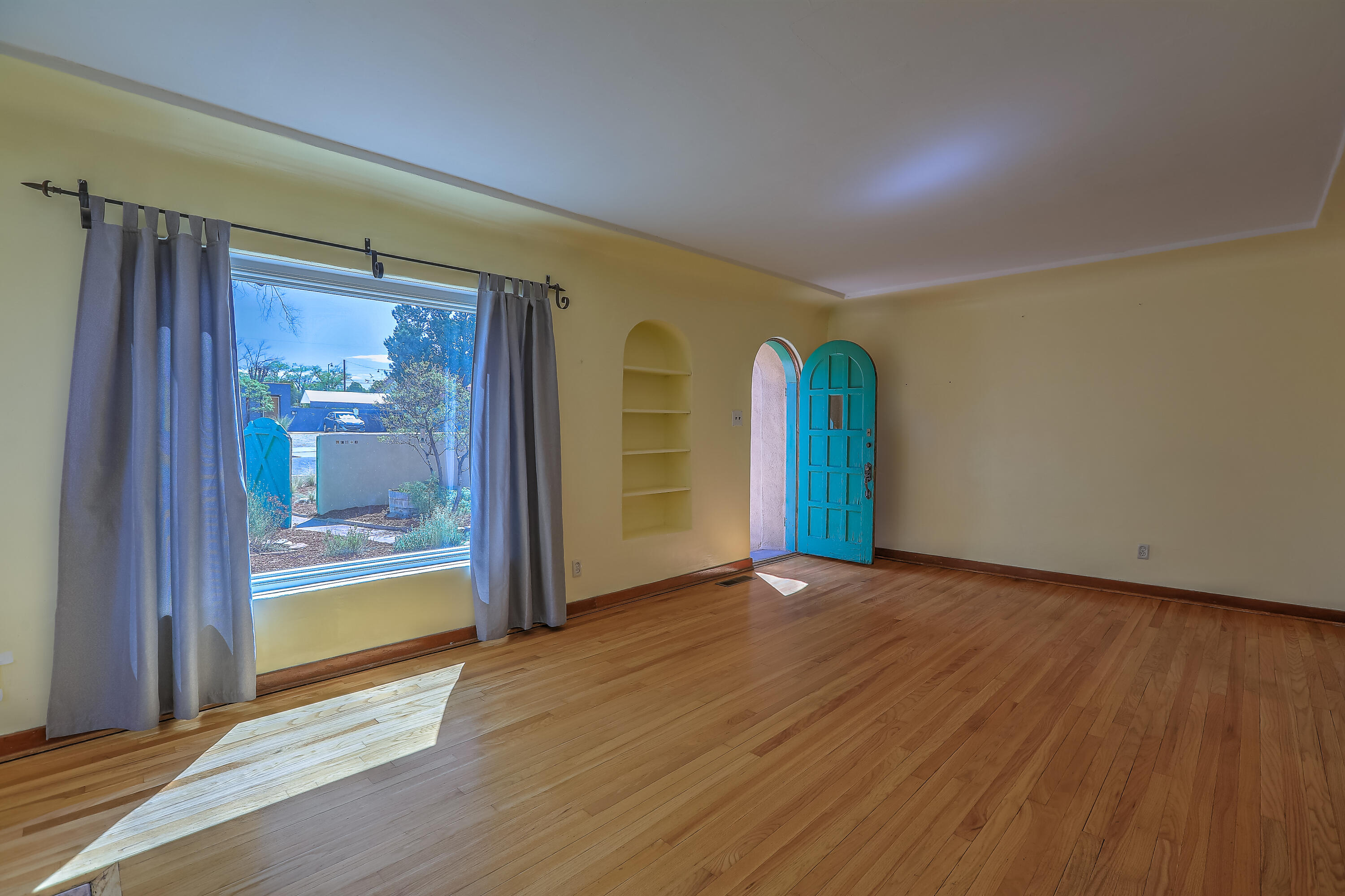 319 Richmond Drive SE