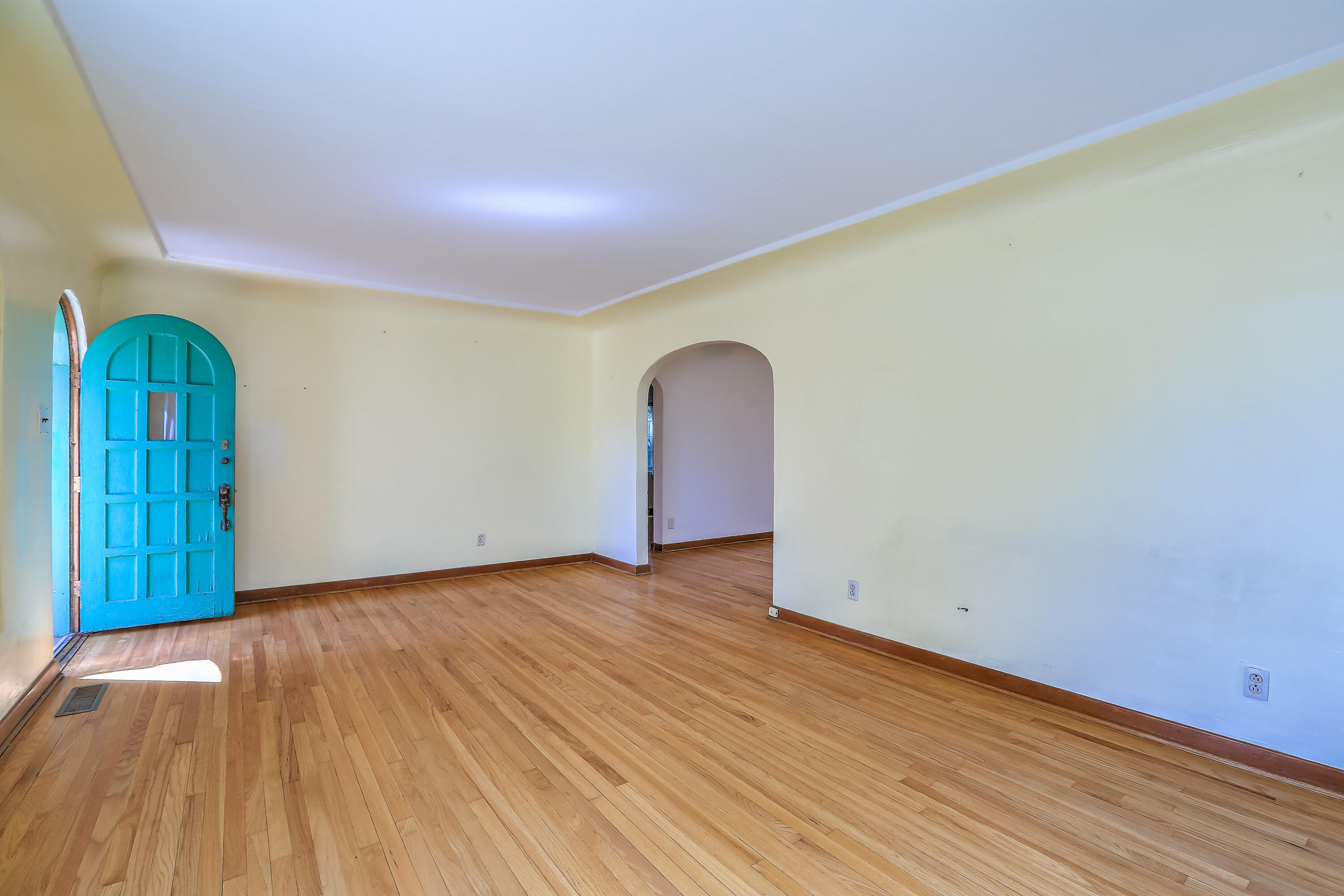 319 Richmond Drive SE