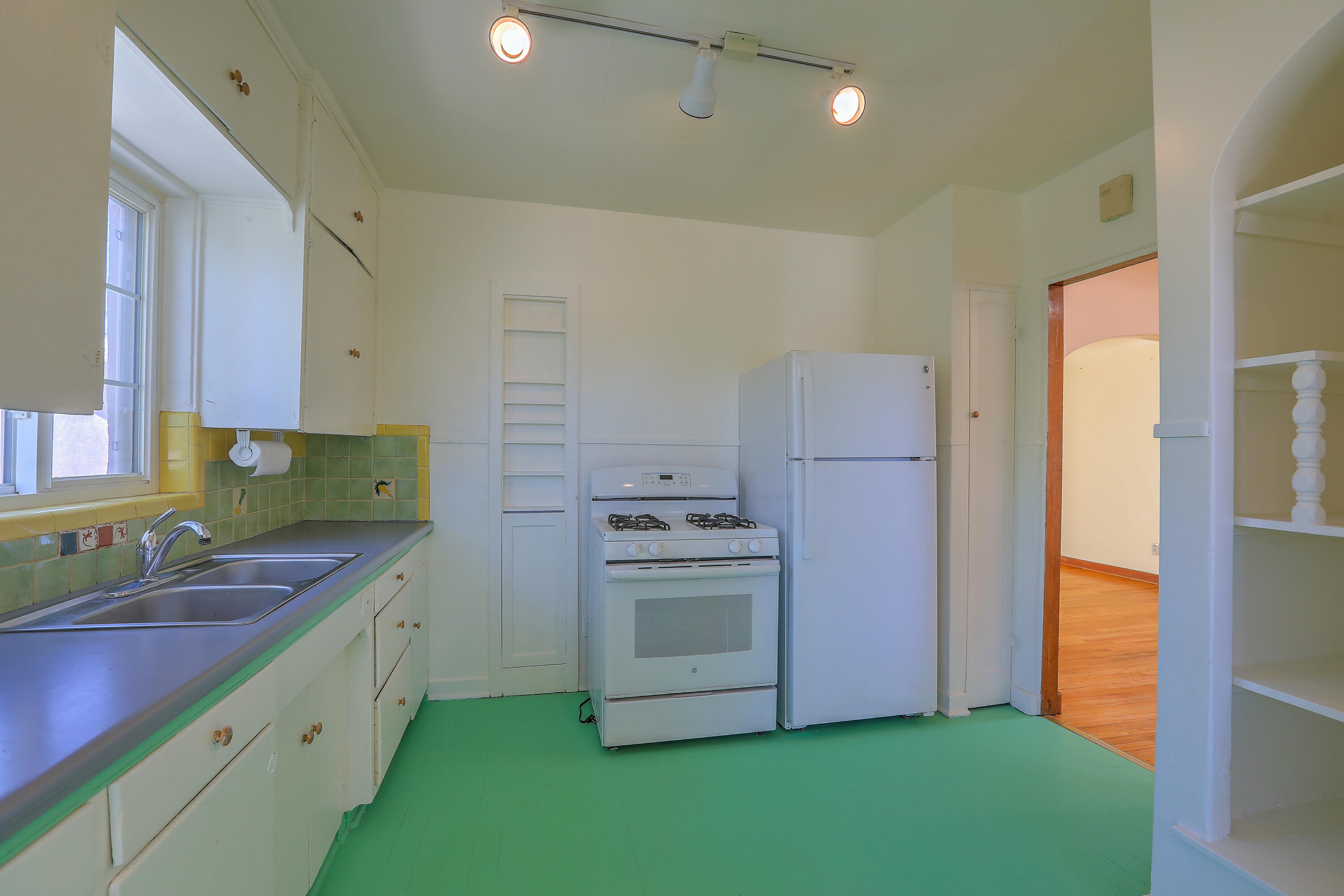 319 Richmond Drive SE