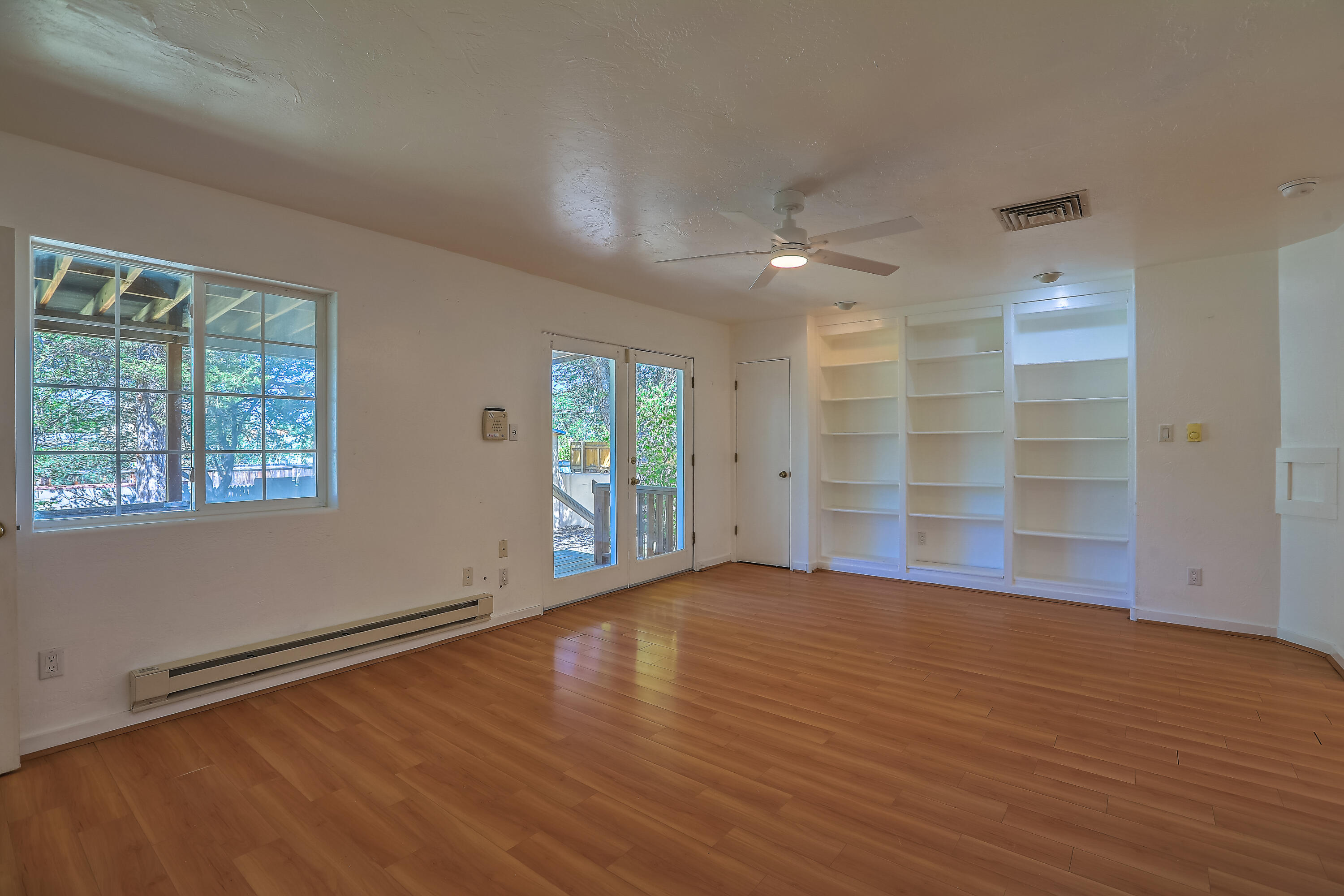 319 Richmond Drive SE