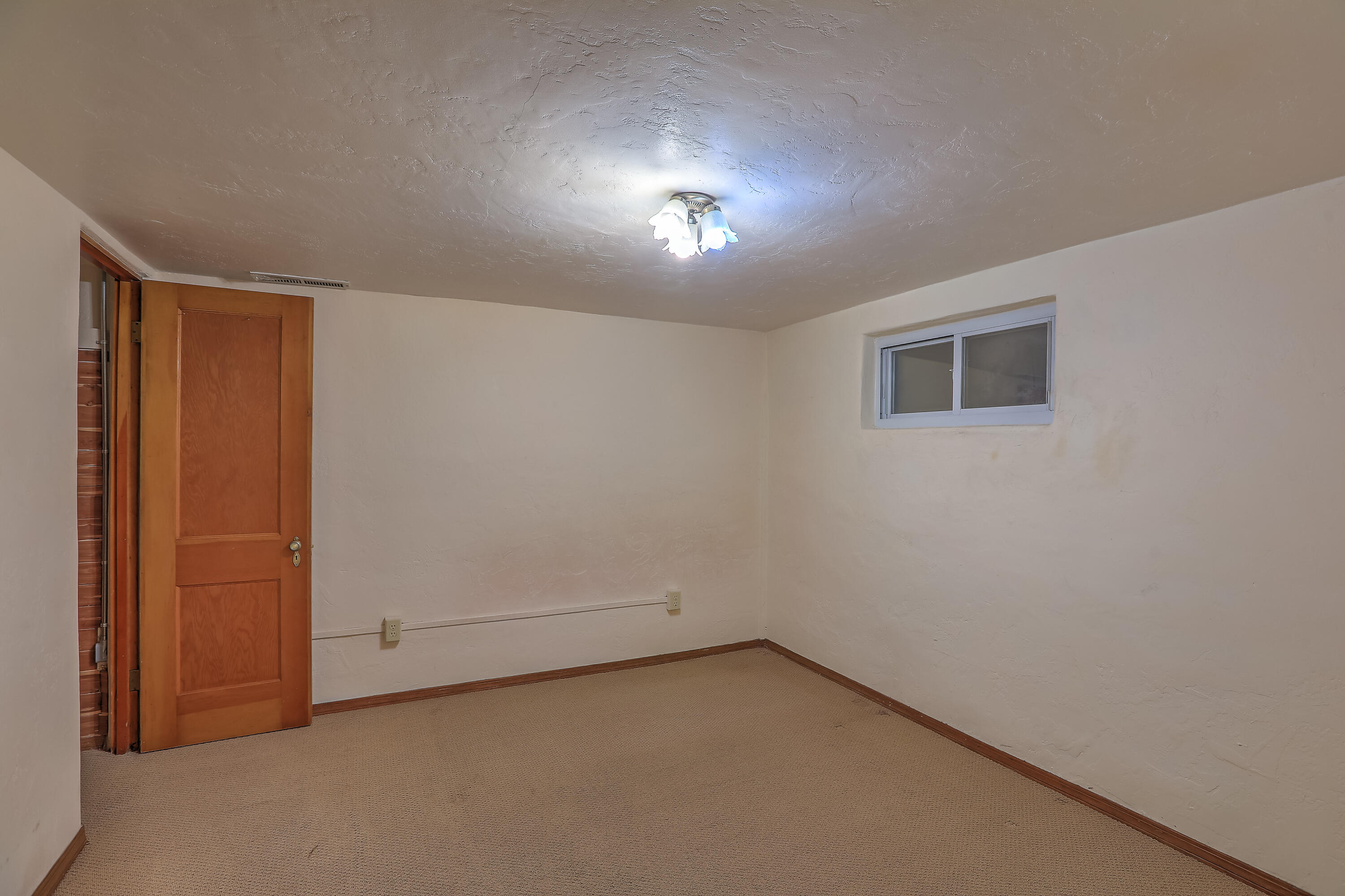 319 Richmond Drive SE