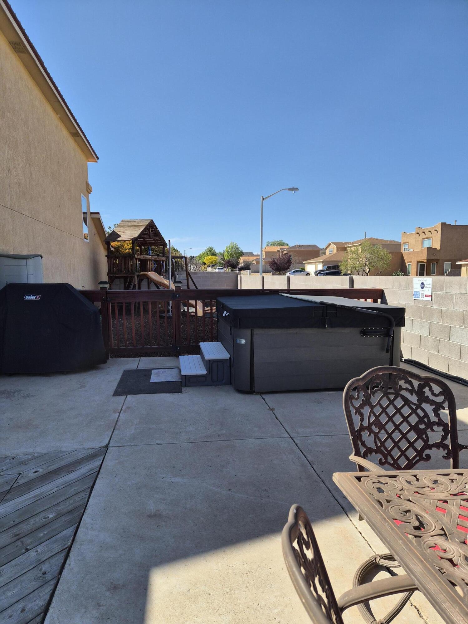 5056 Woodhaven Drive NE