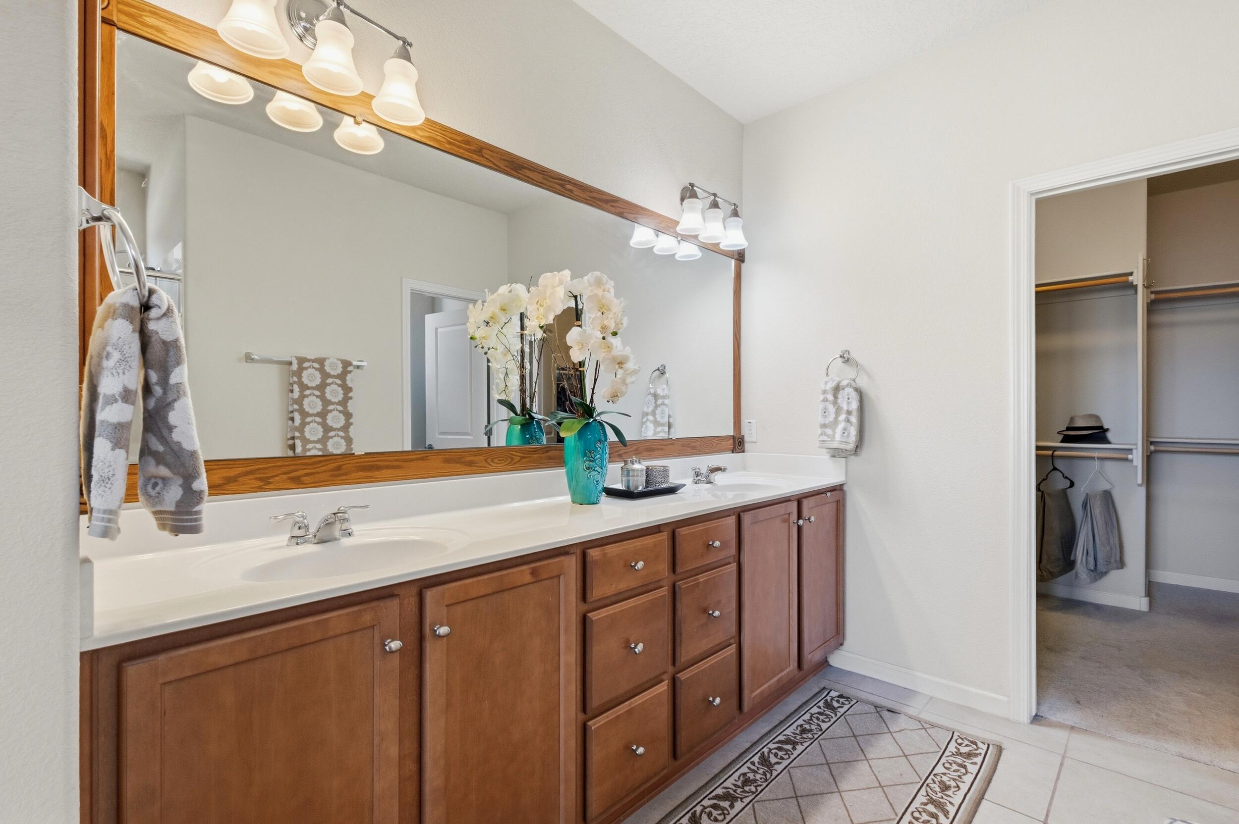 5048 Calle Espana NW