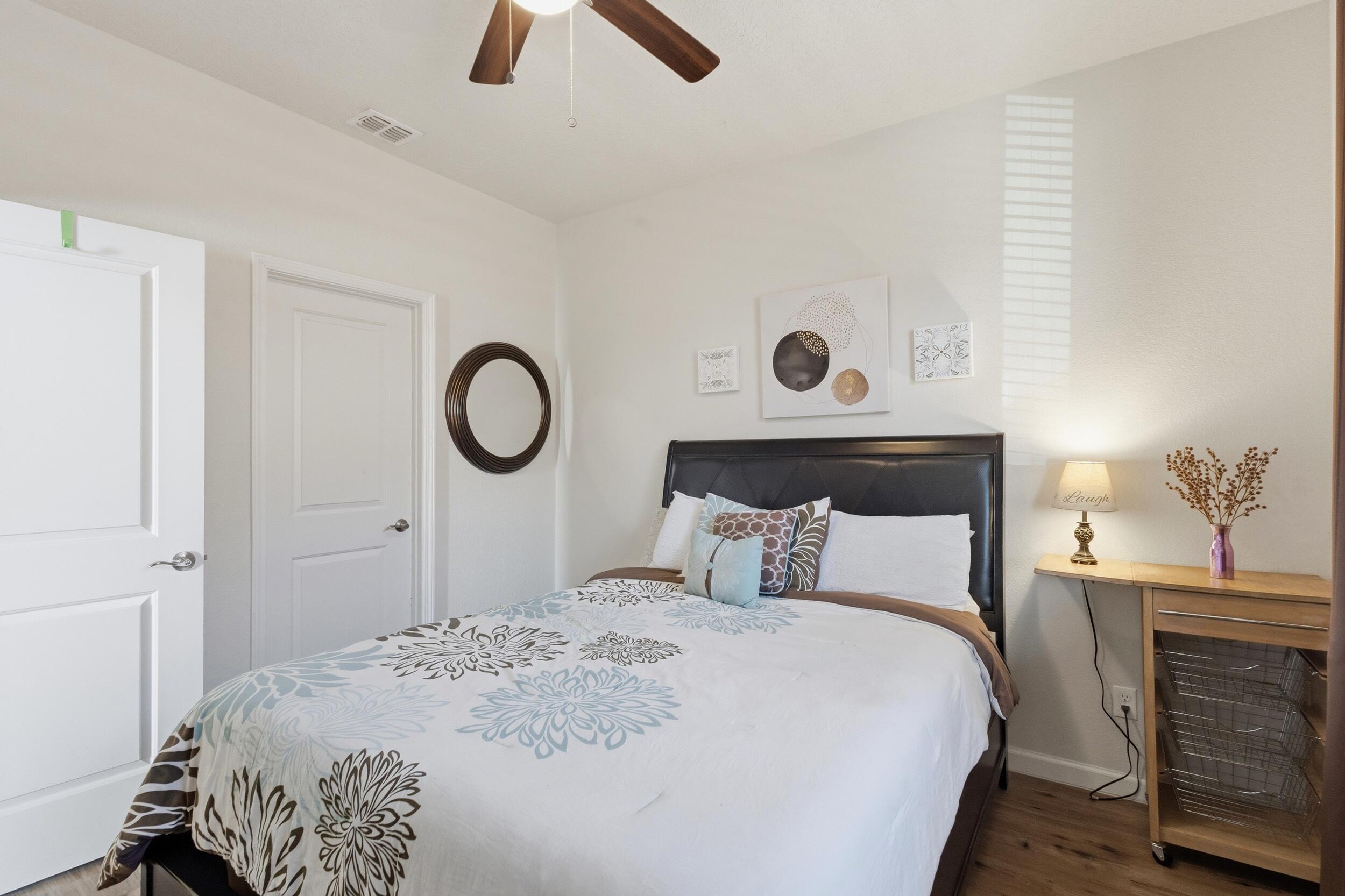 5048 Calle Espana NW