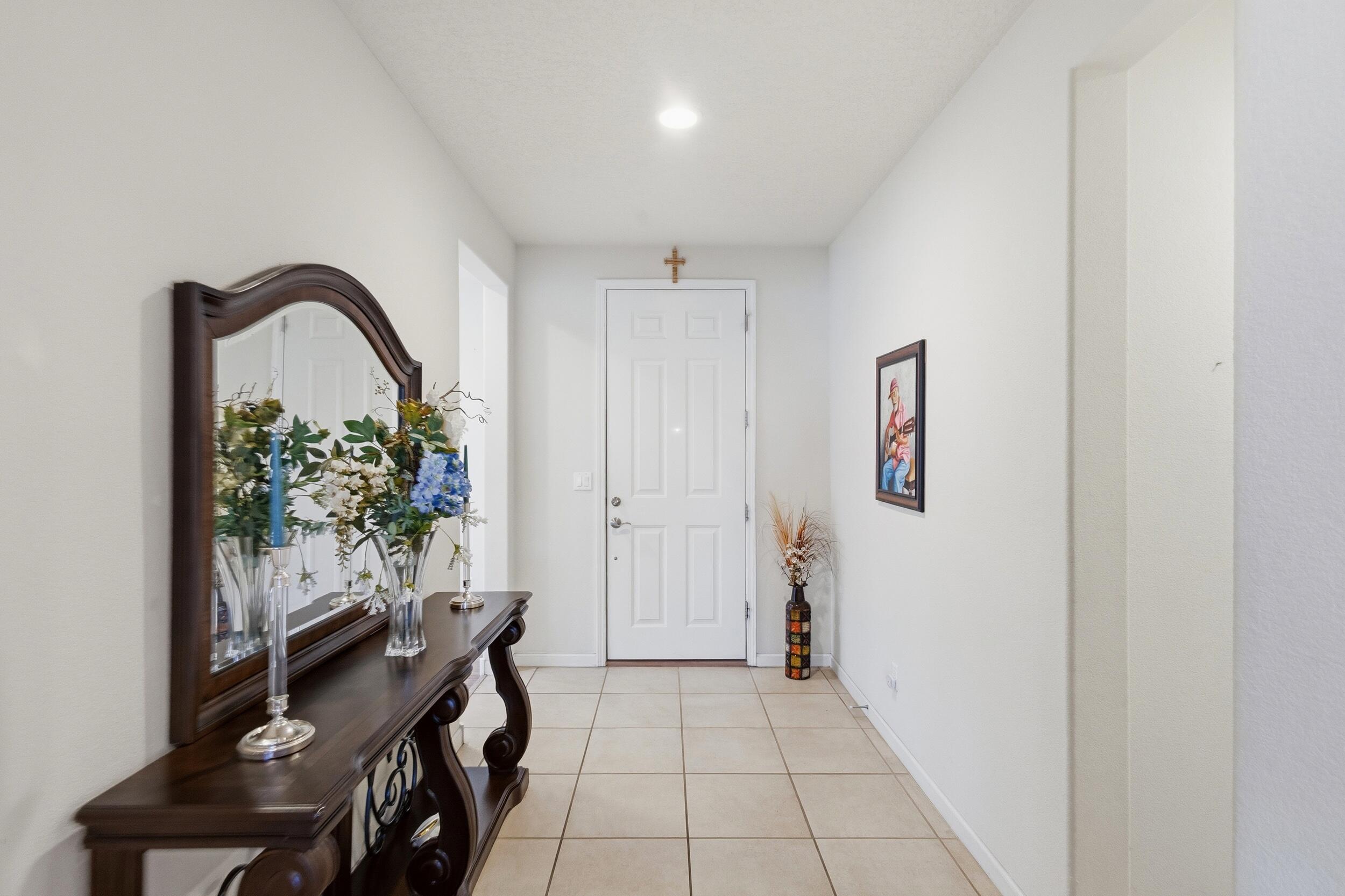 5048 Calle Espana NW