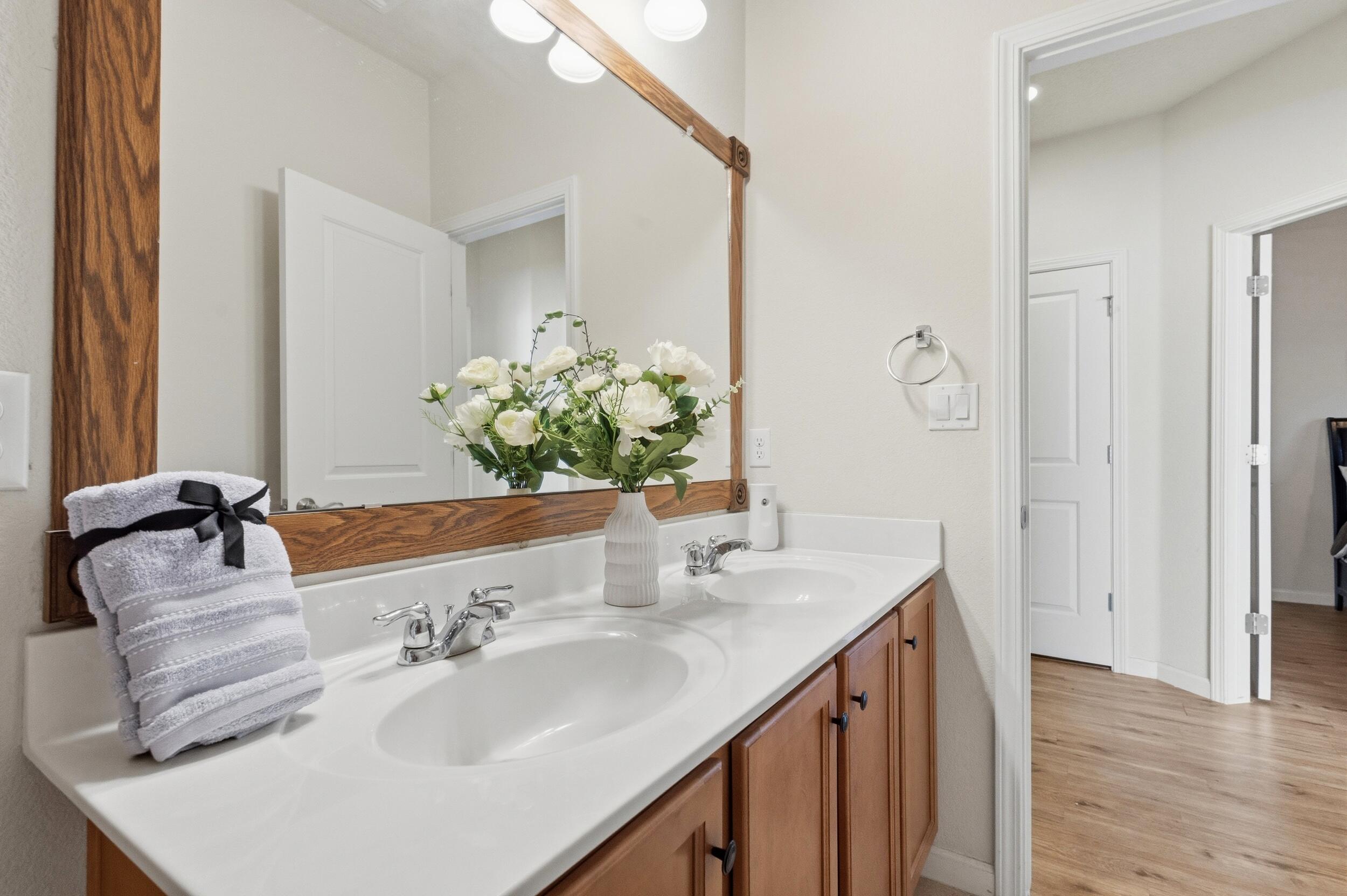 5048 Calle Espana NW