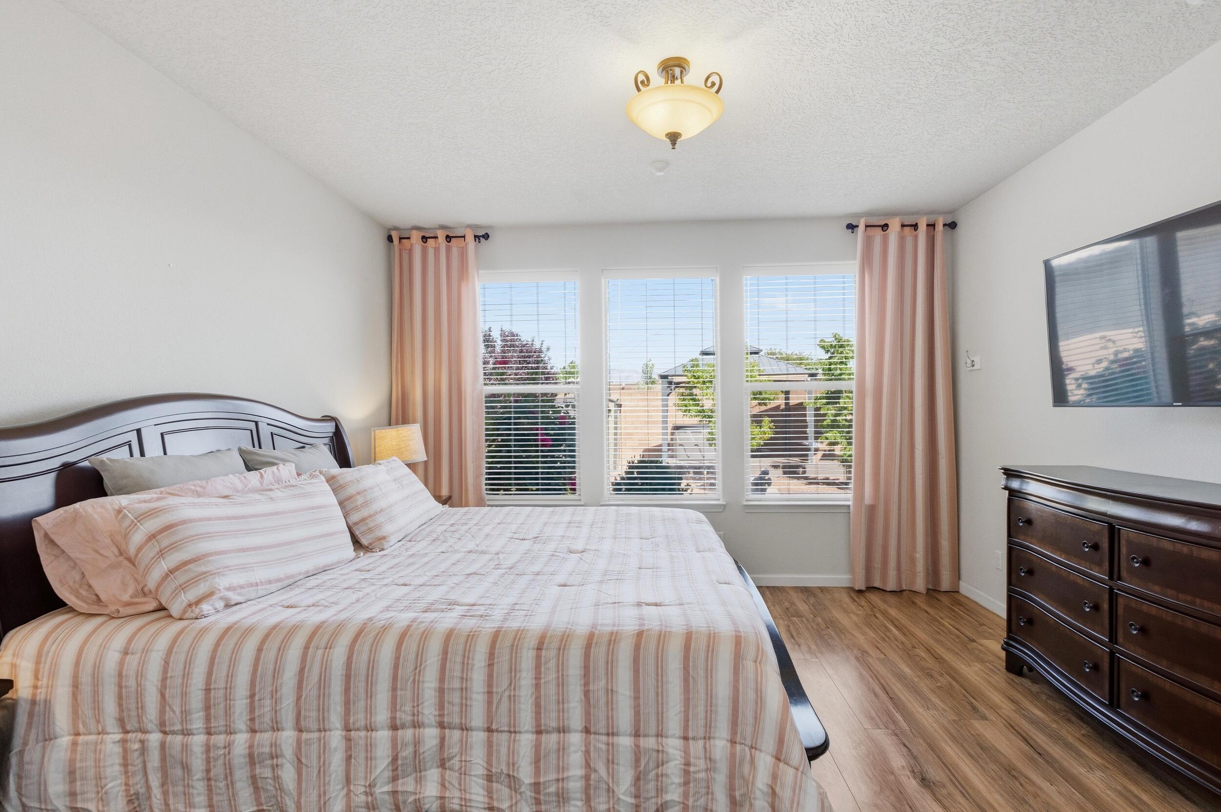 5048 Calle Espana NW