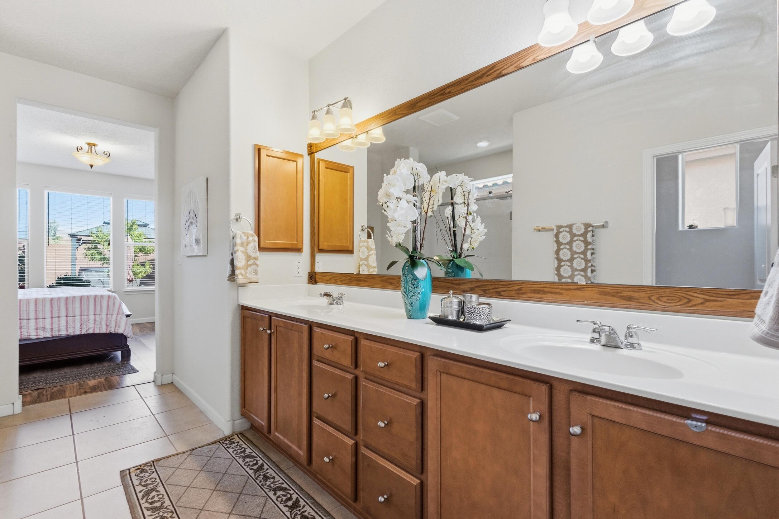 5048 Calle Espana NW