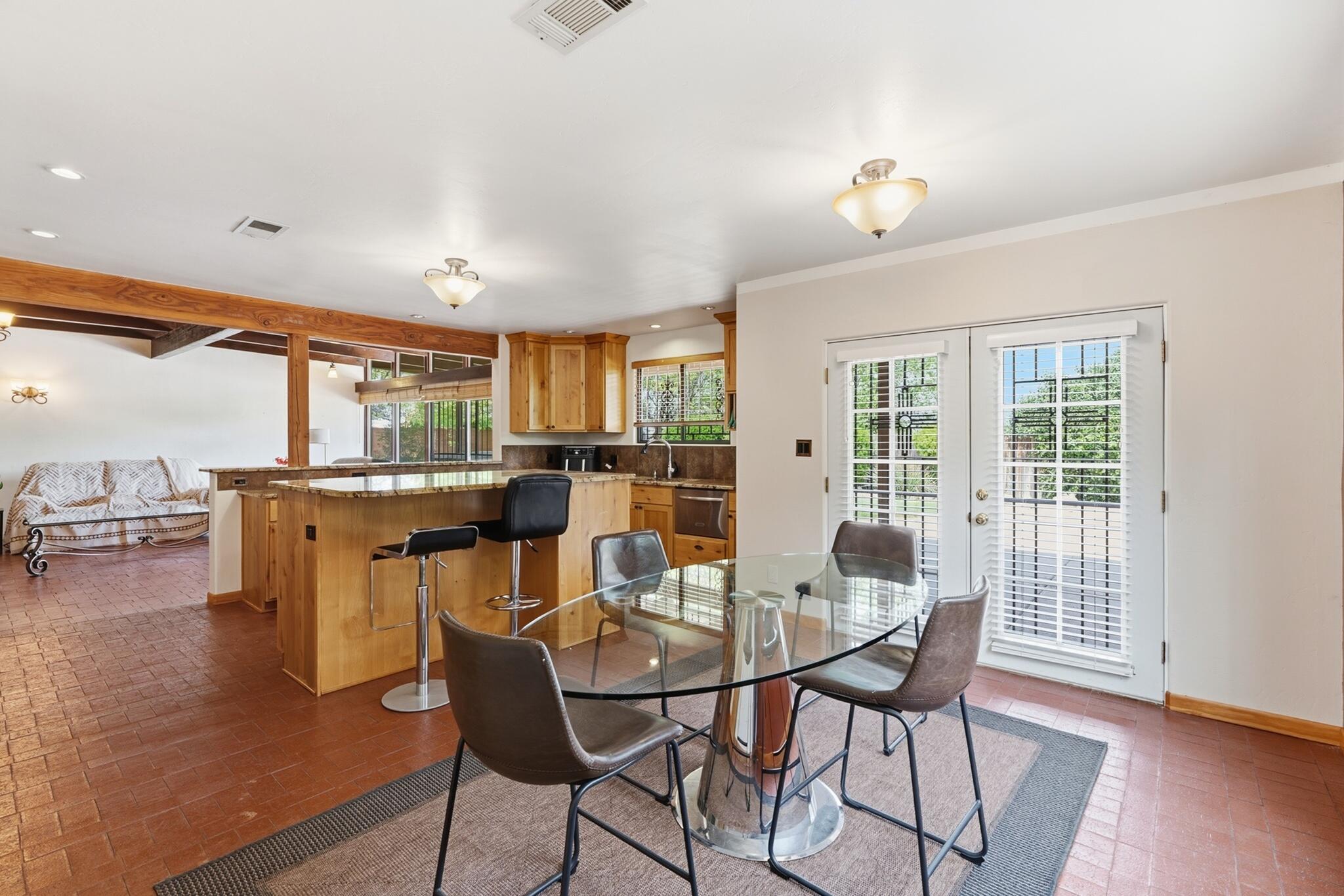 1405 Sigma Chi Road NE