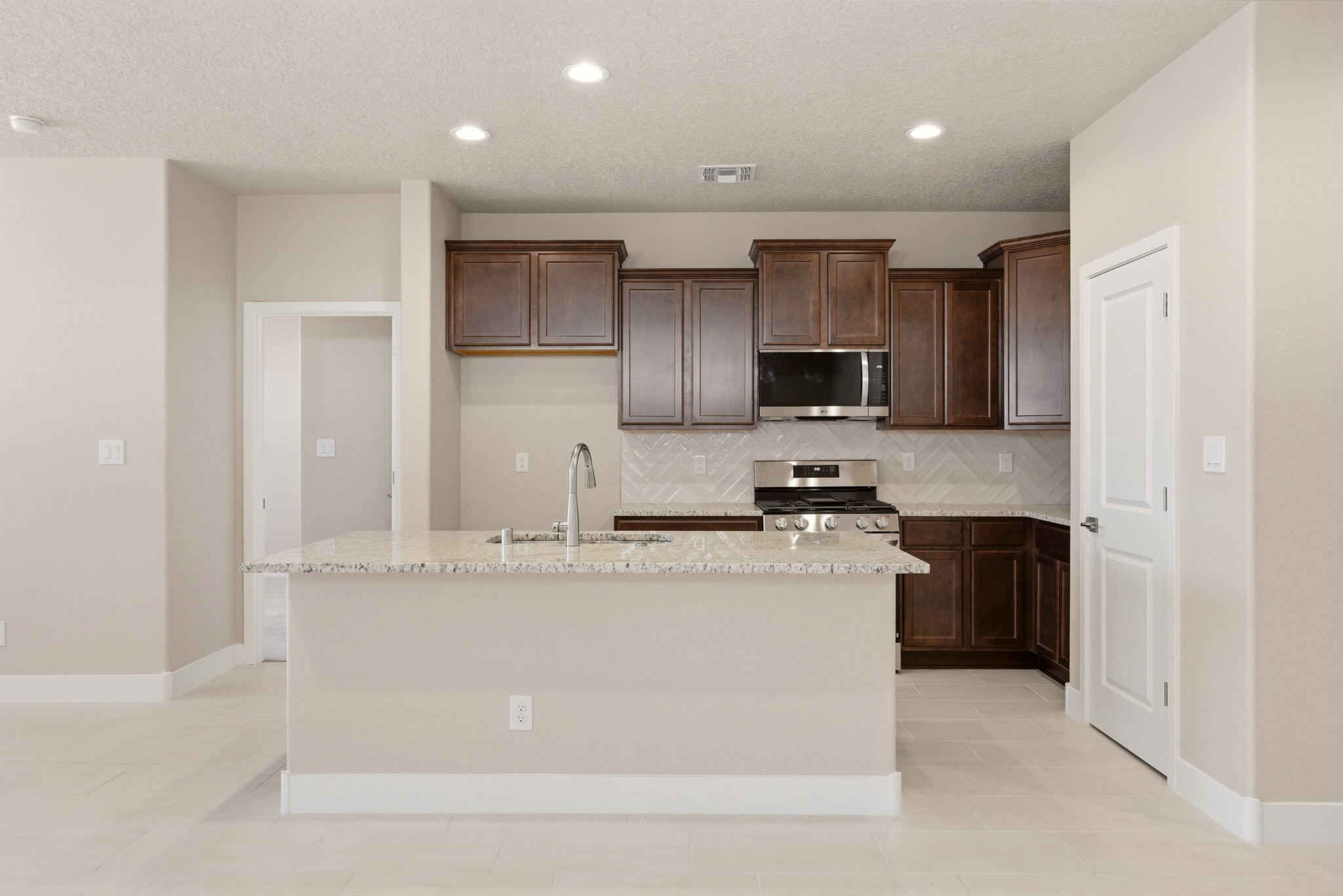 4305 Mountain Trail Loop NE