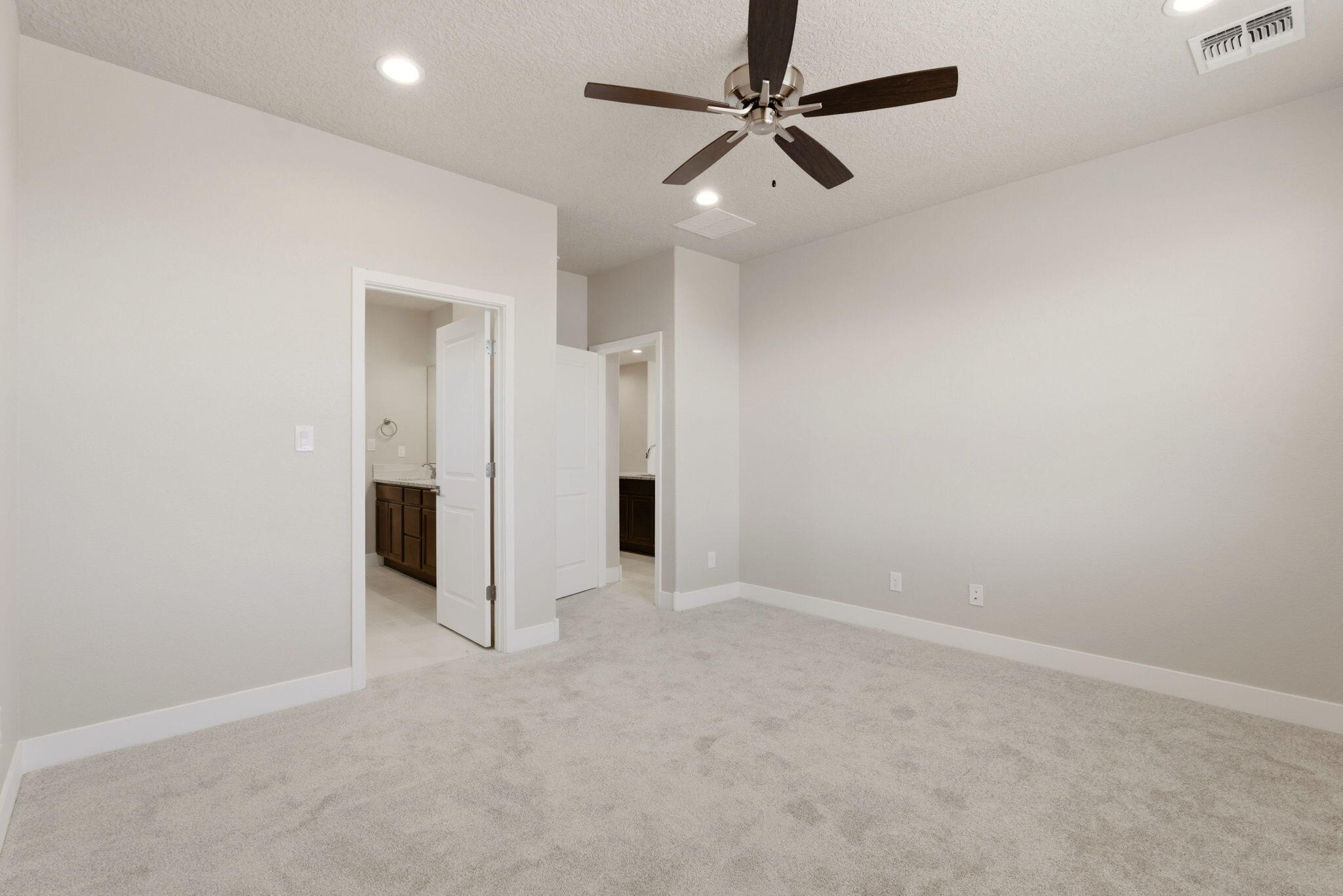 4305 Mountain Trail Loop NE