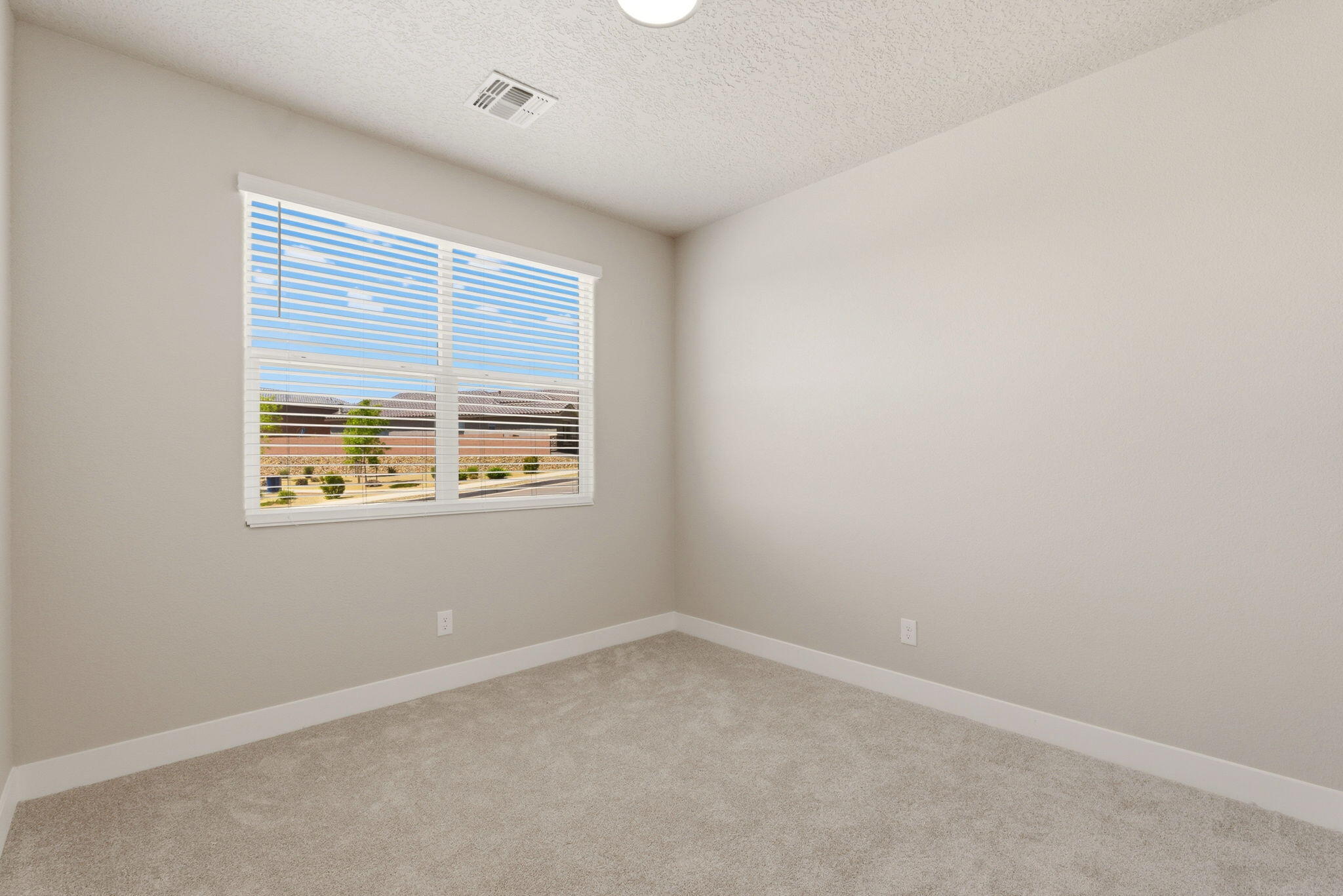 4305 Mountain Trail Loop NE