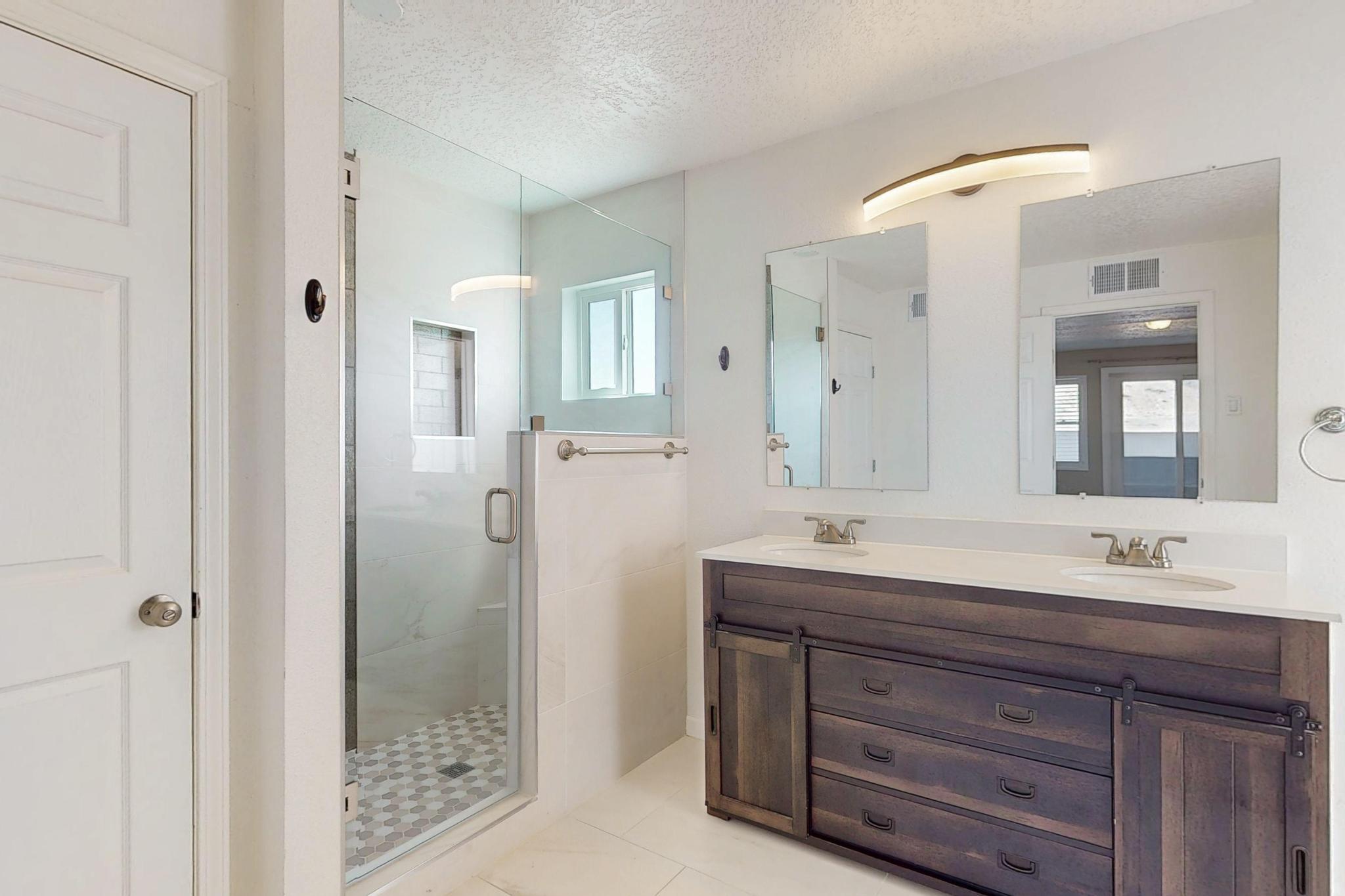 9207 Edith Boulevard NE