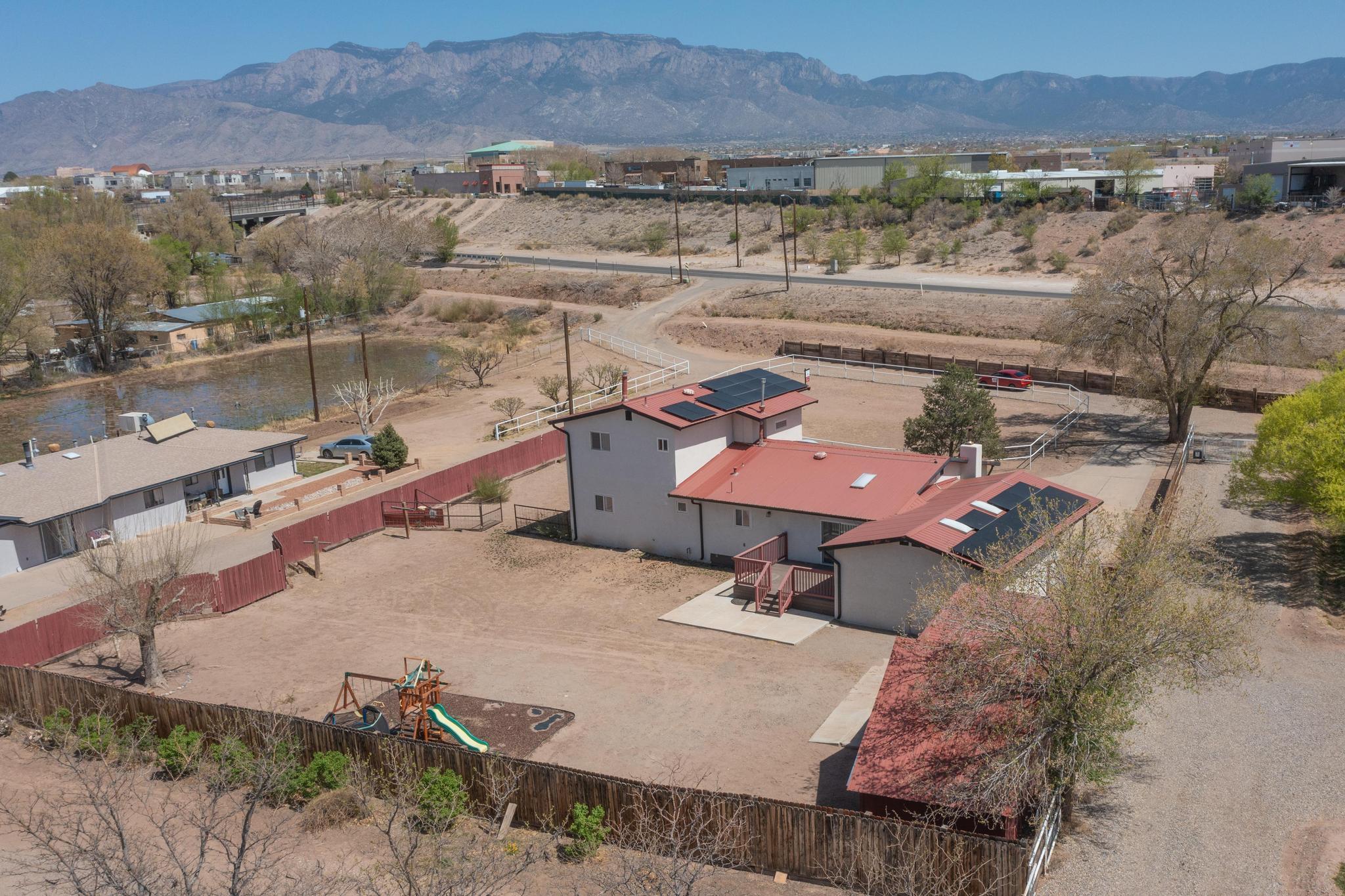 9207 Edith Boulevard NE