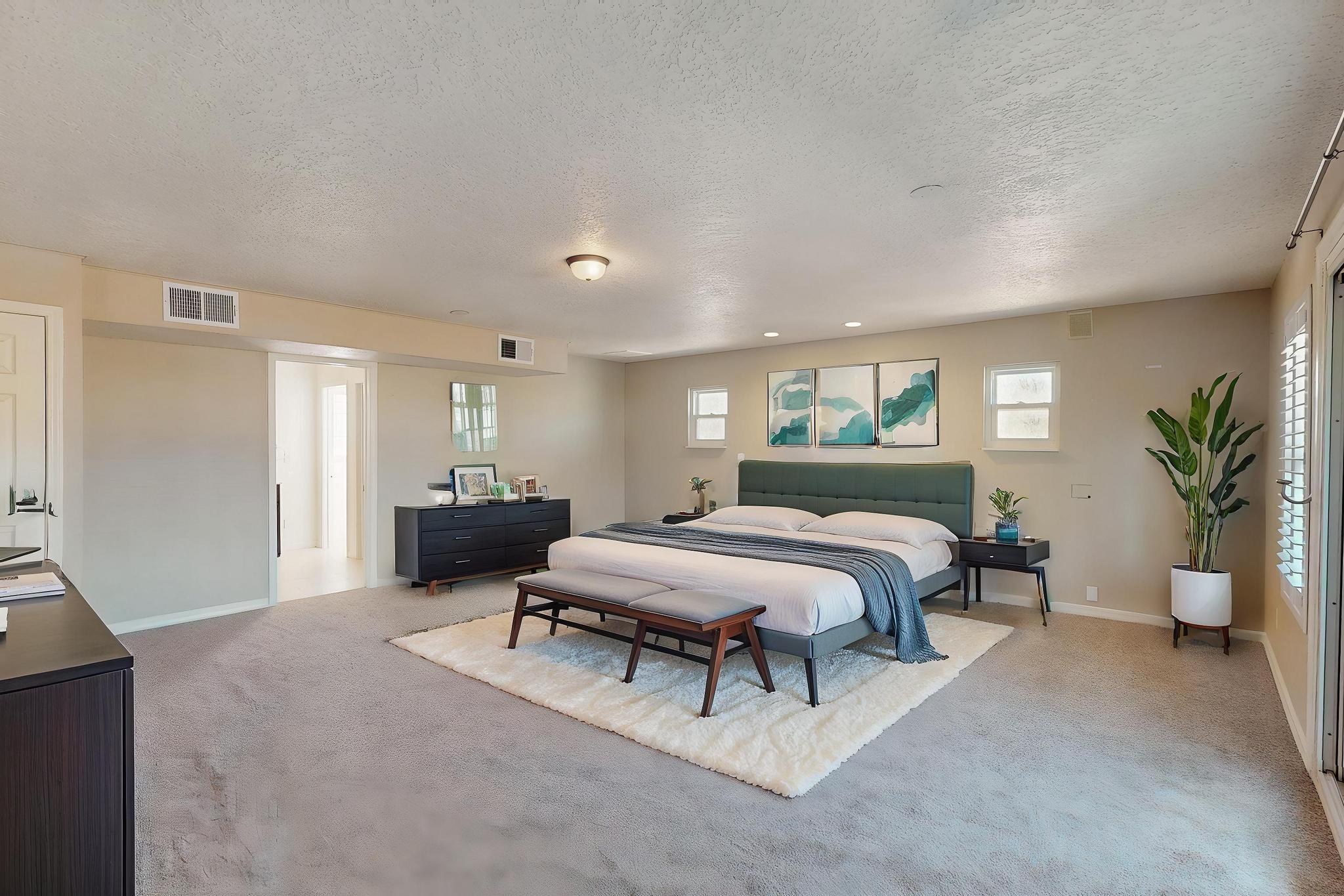 9207 Edith Boulevard NE