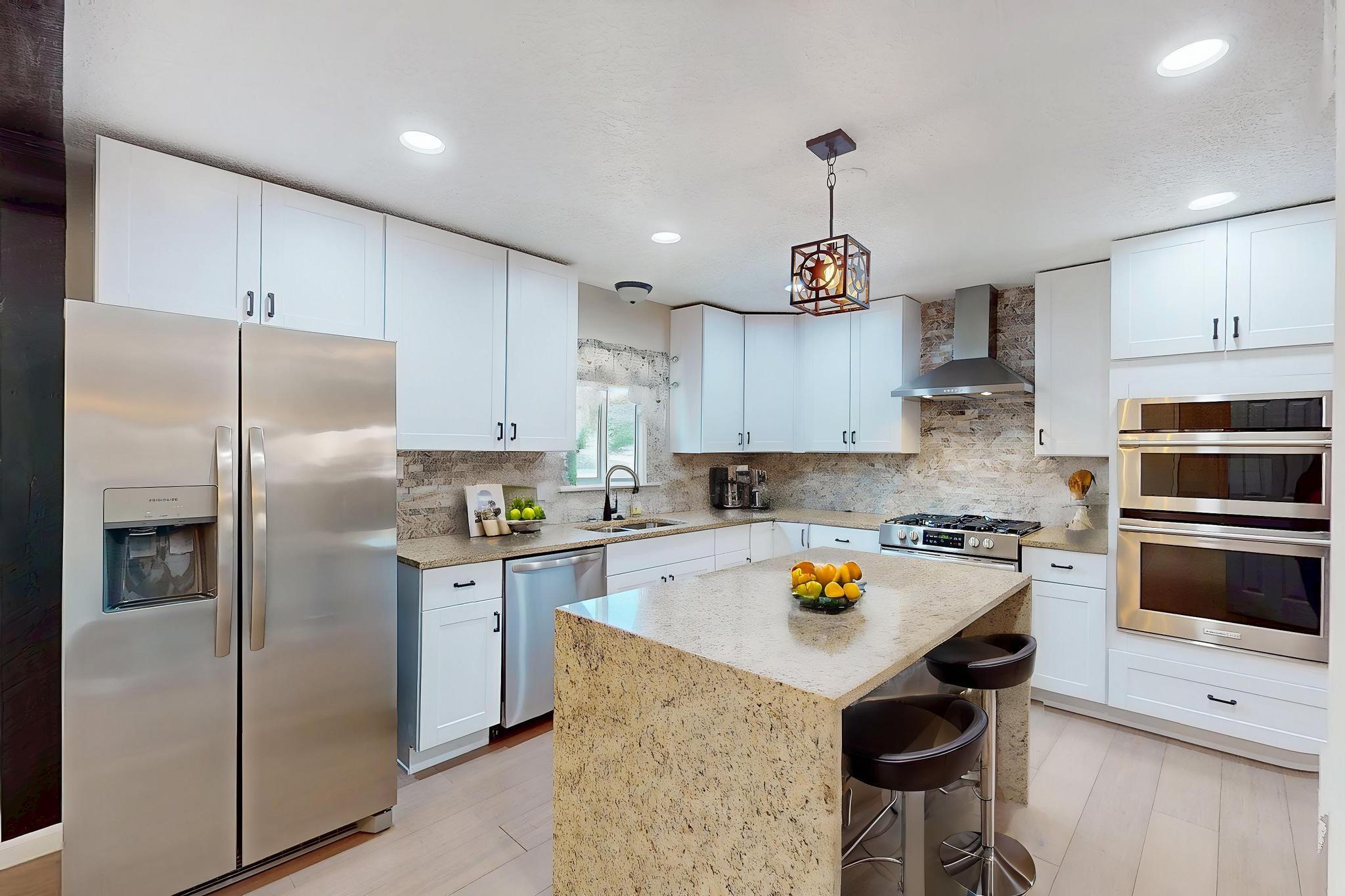 9207 Edith Boulevard NE