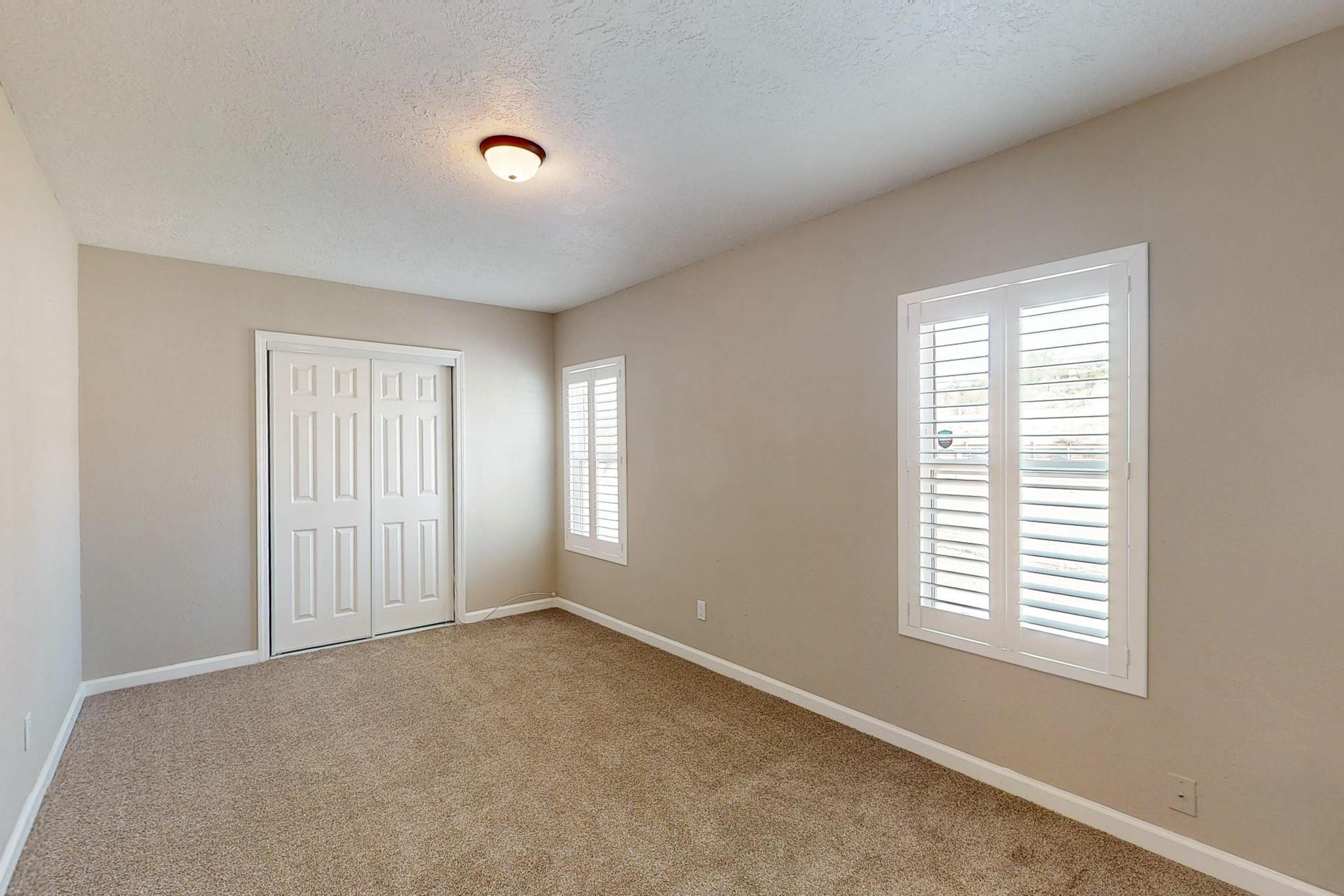 9207 Edith Boulevard NE