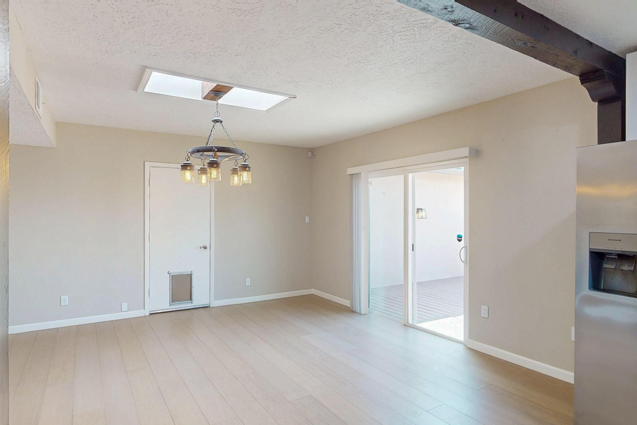 9207 Edith Boulevard NE