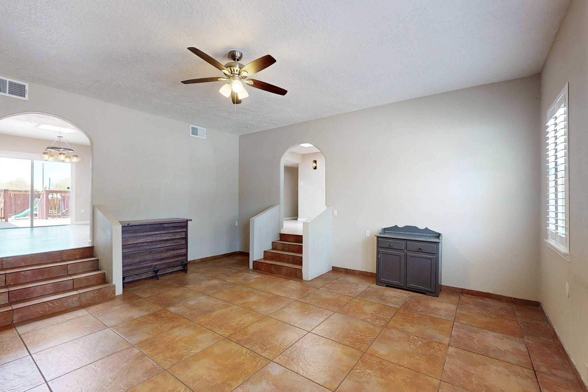 9207 Edith Boulevard NE