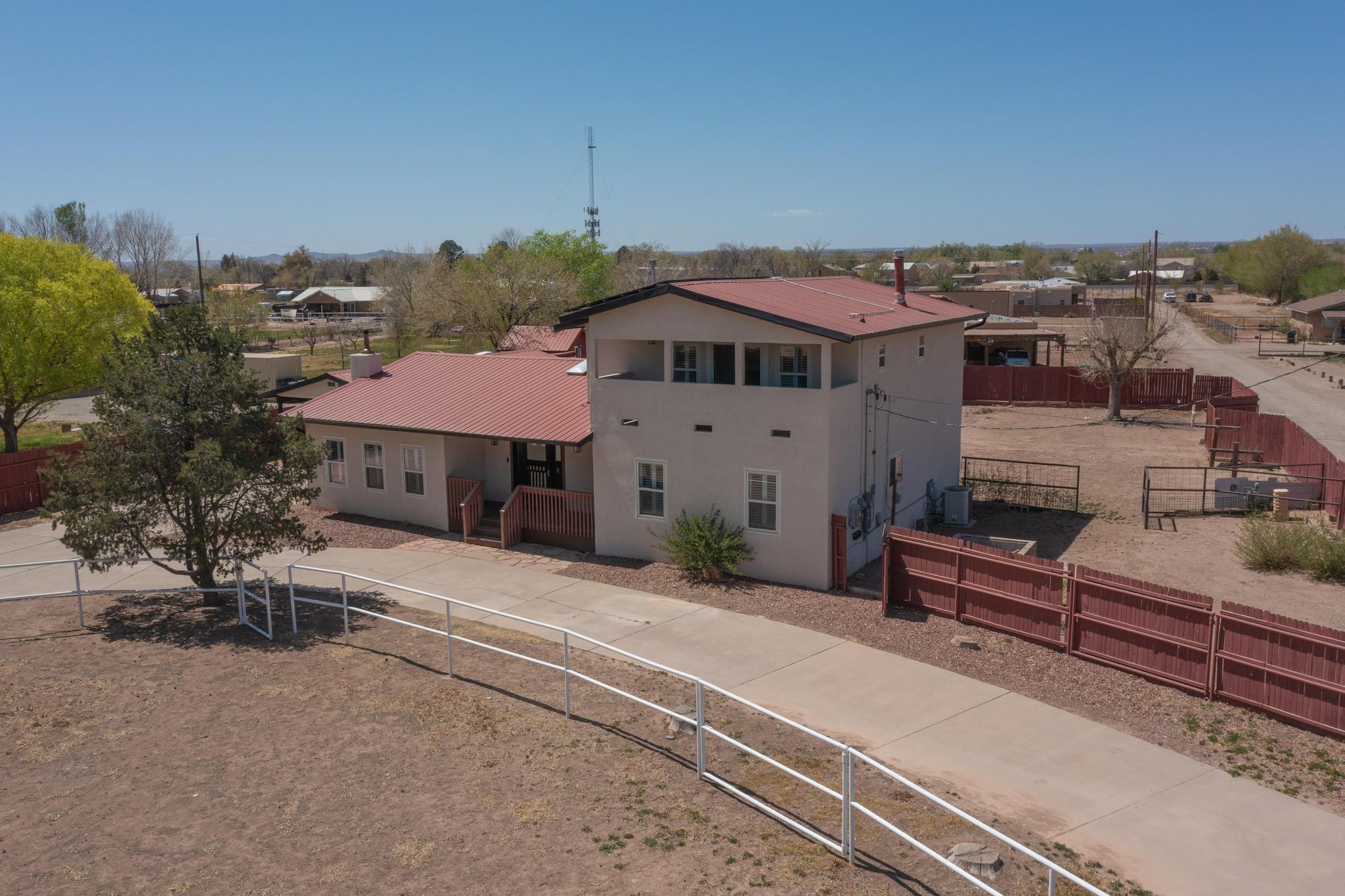 9207 Edith Boulevard NE