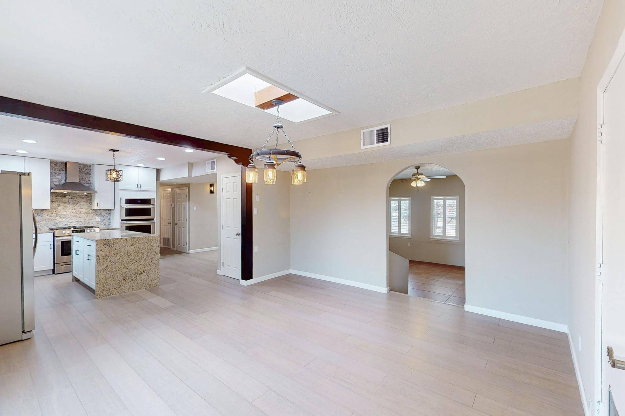 9207 Edith Boulevard NE