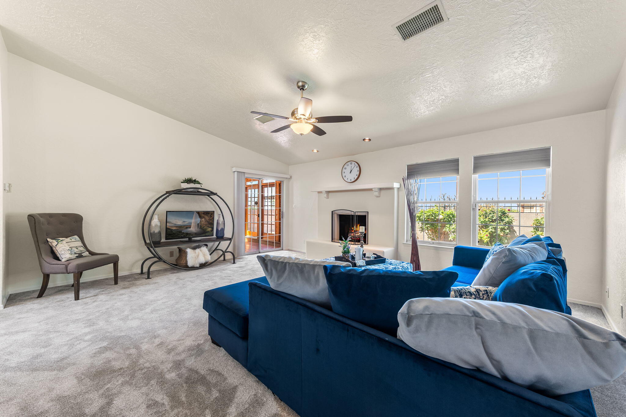 5019 Calle De Carino NE