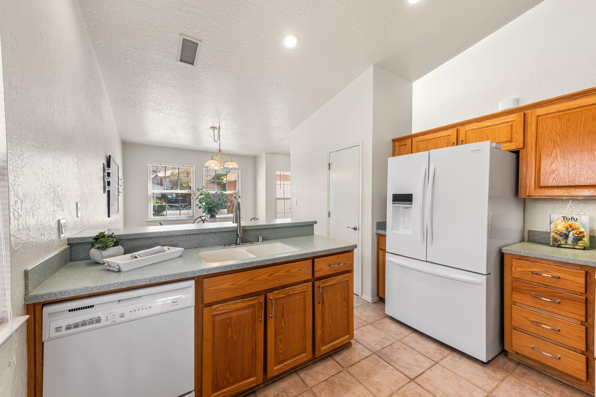 5019 Calle De Carino NE