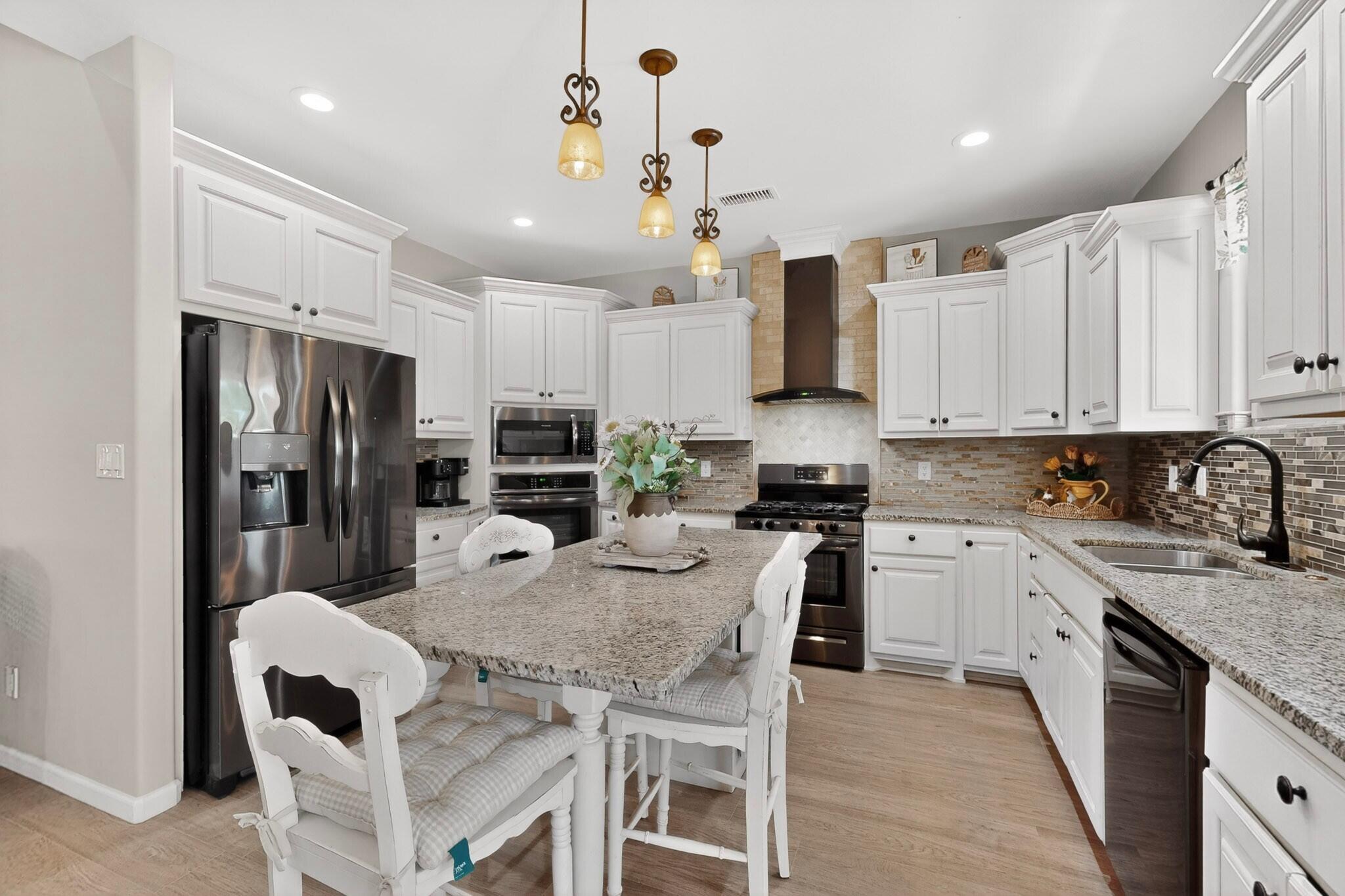 2708 Darlene Place SW