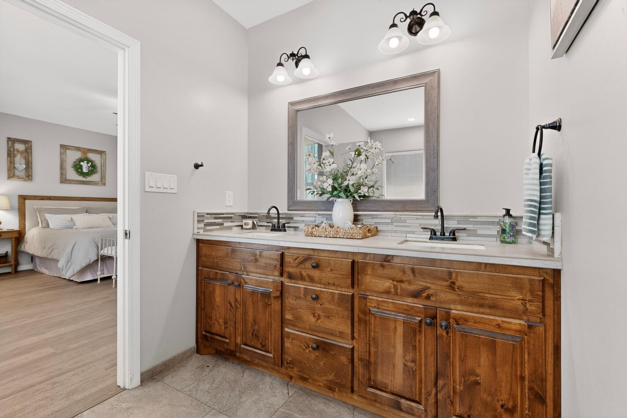 2708 Darlene Place SW