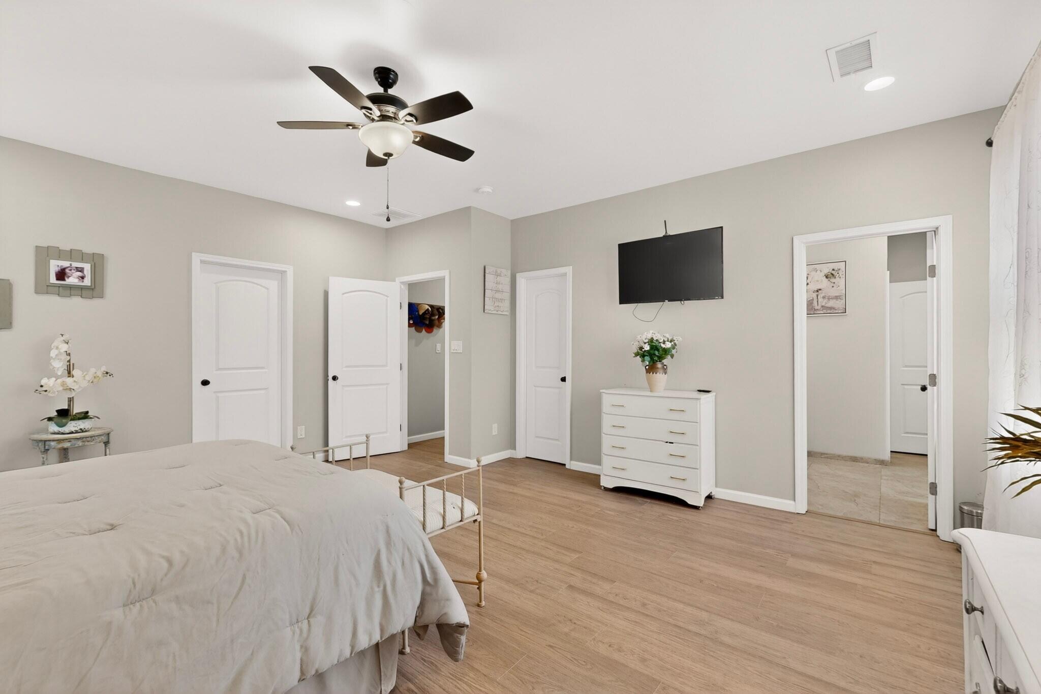 2708 Darlene Place SW