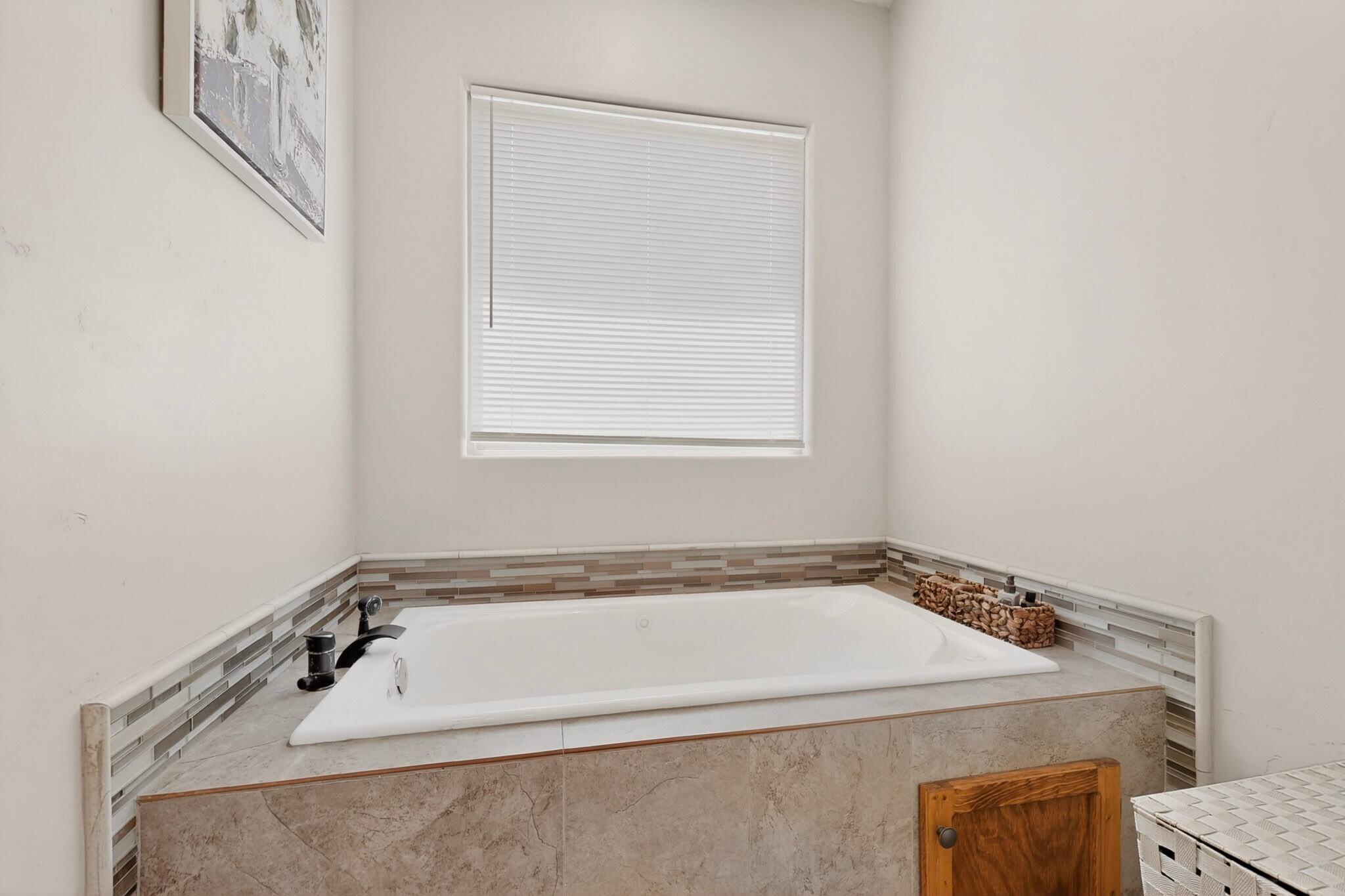 2708 Darlene Place SW