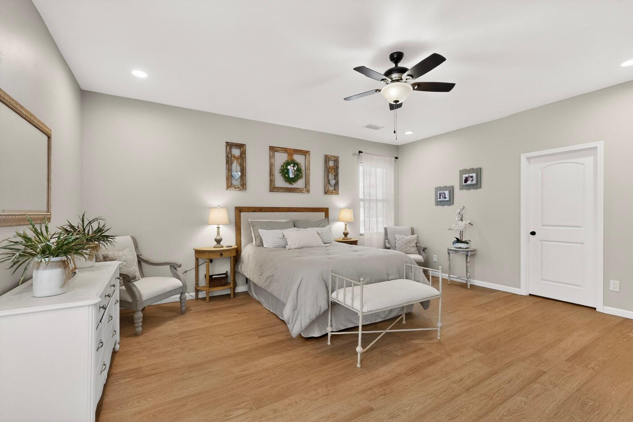 2708 Darlene Place SW