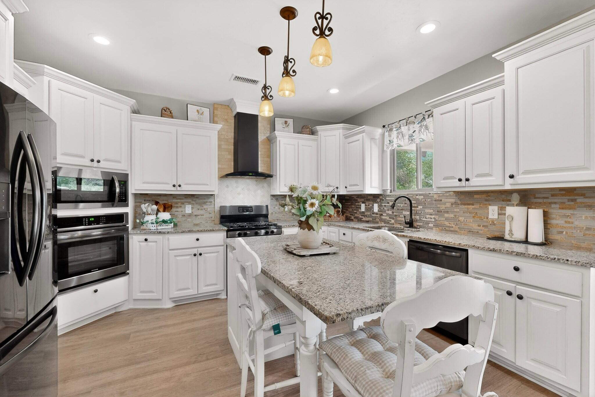 2708 Darlene Place SW