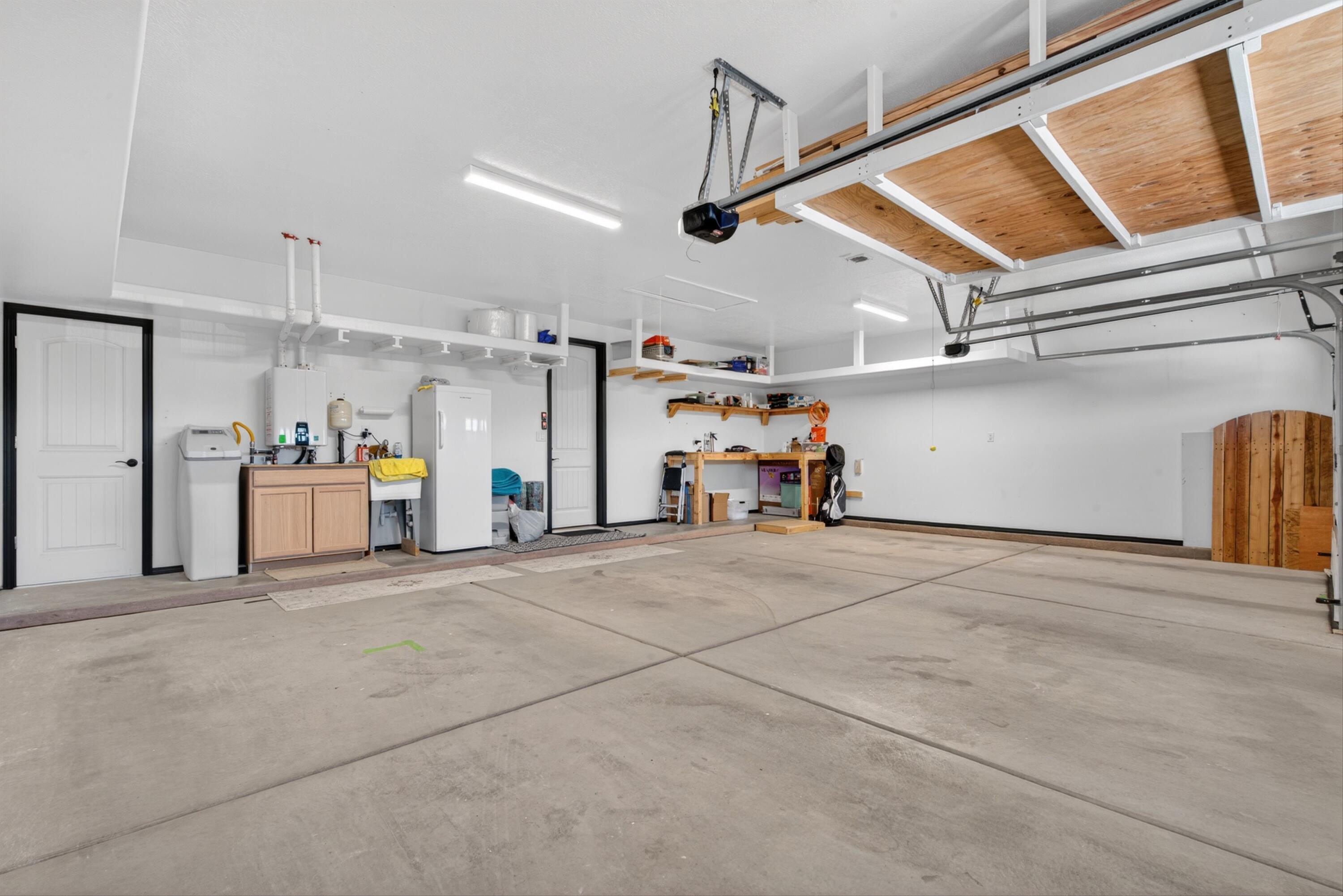 4077 Plant Drive NE