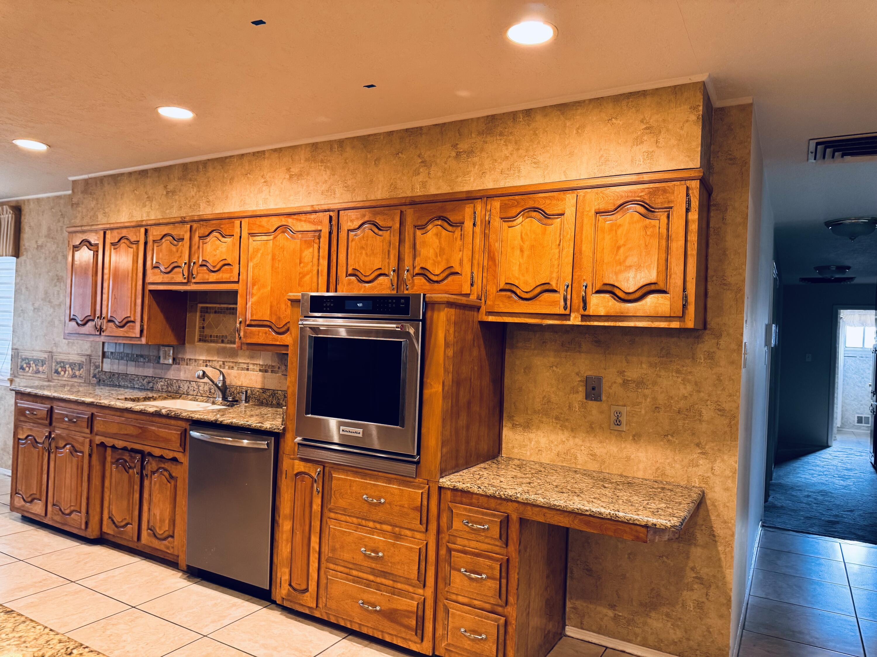 2512 Cutler Avenue NE