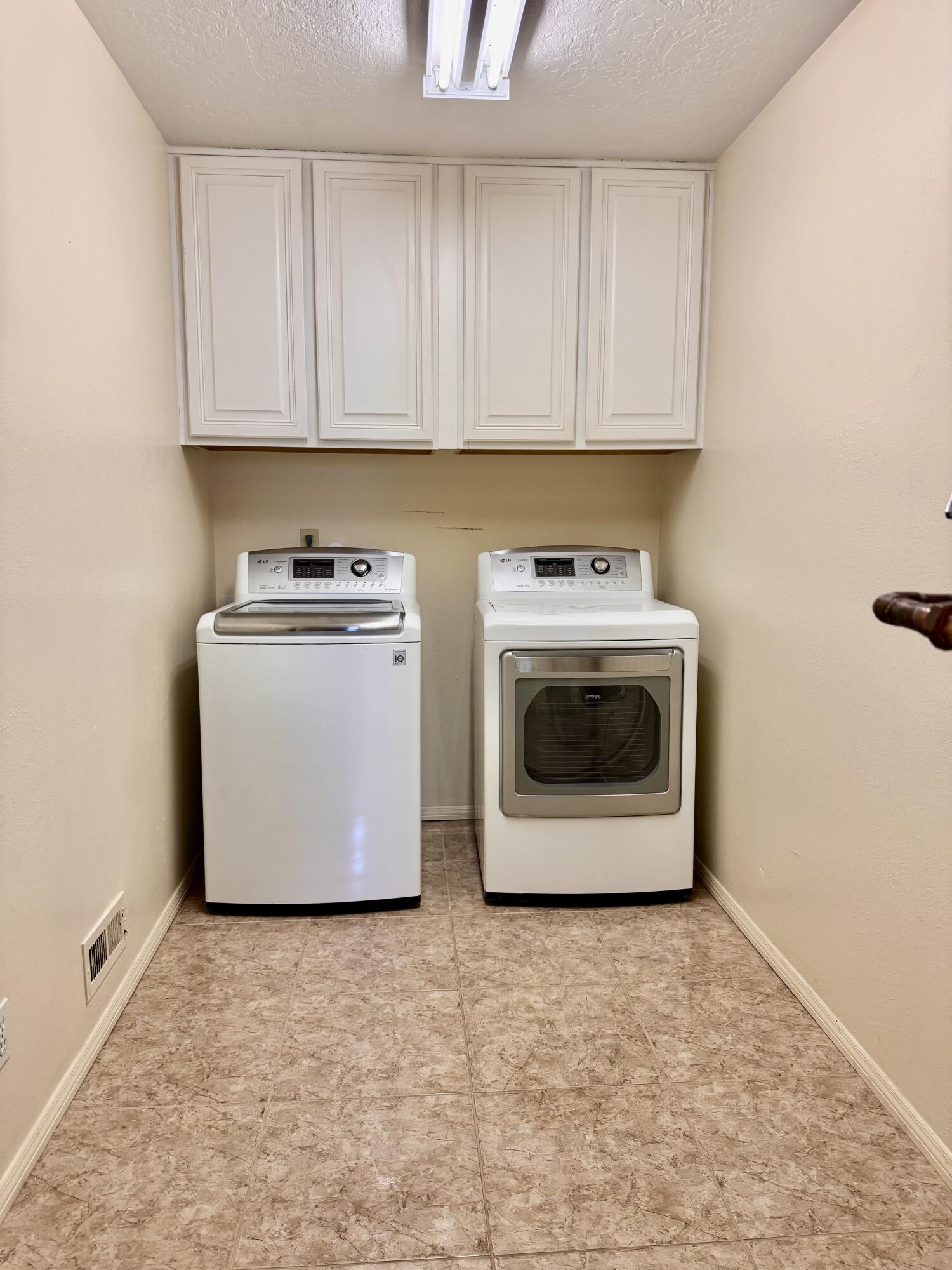 2512 Cutler Avenue NE