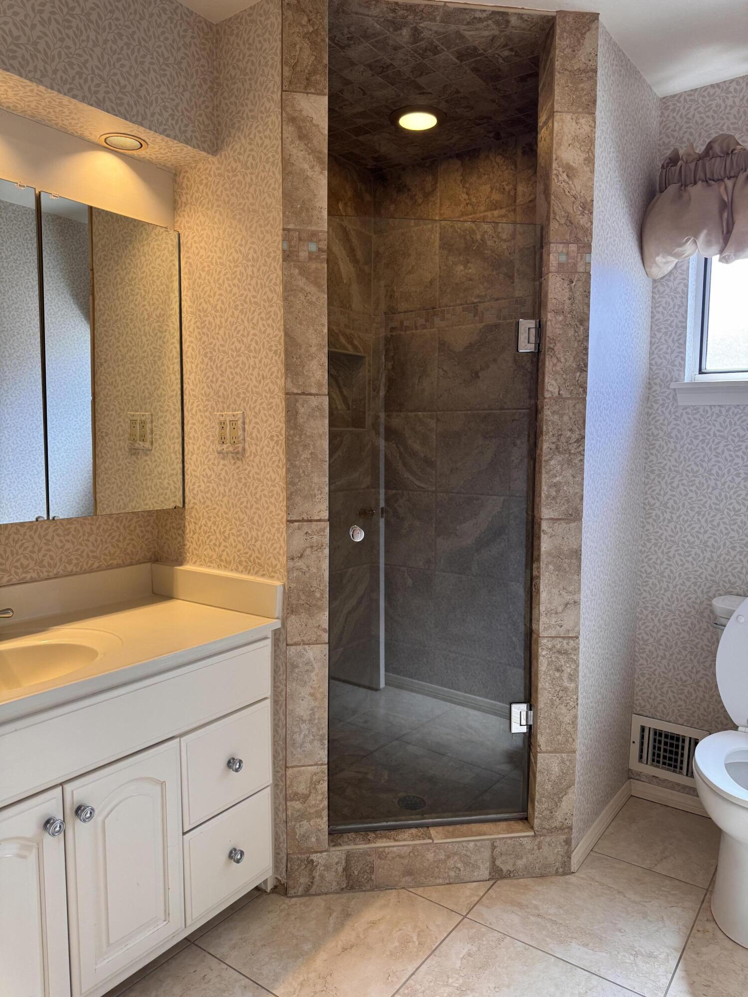 2512 Cutler Avenue NE