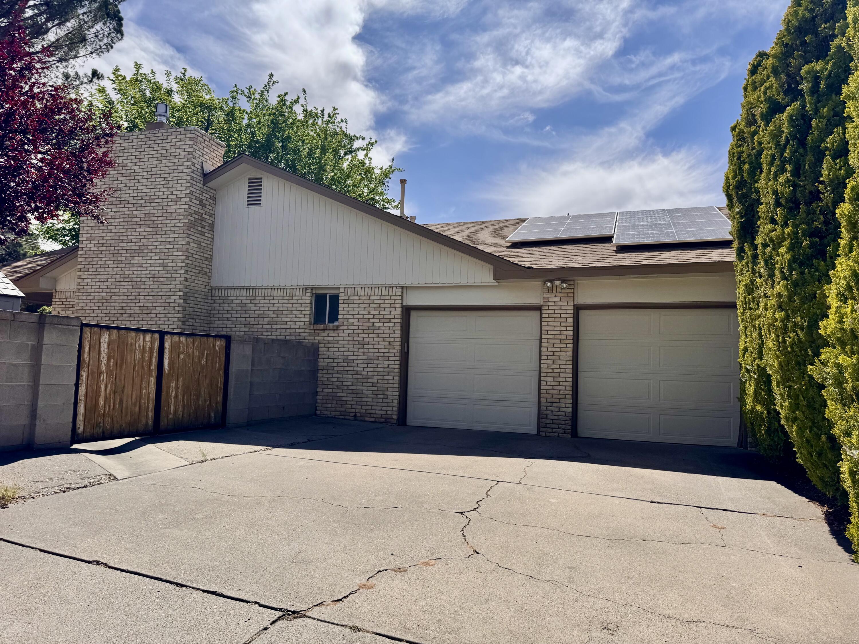 2512 Cutler Avenue NE