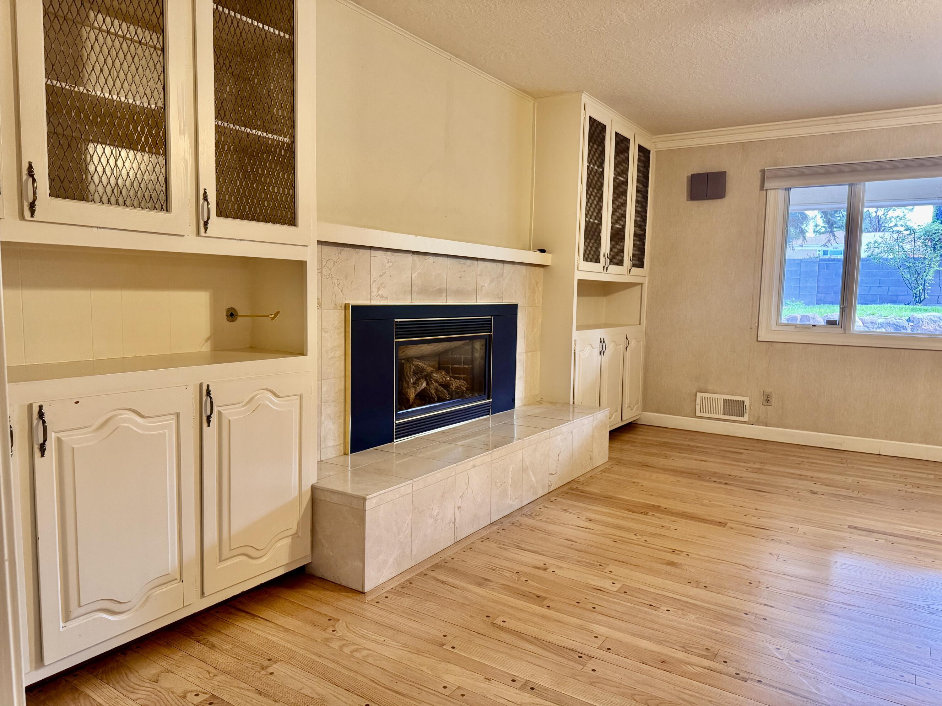 2512 Cutler Avenue NE