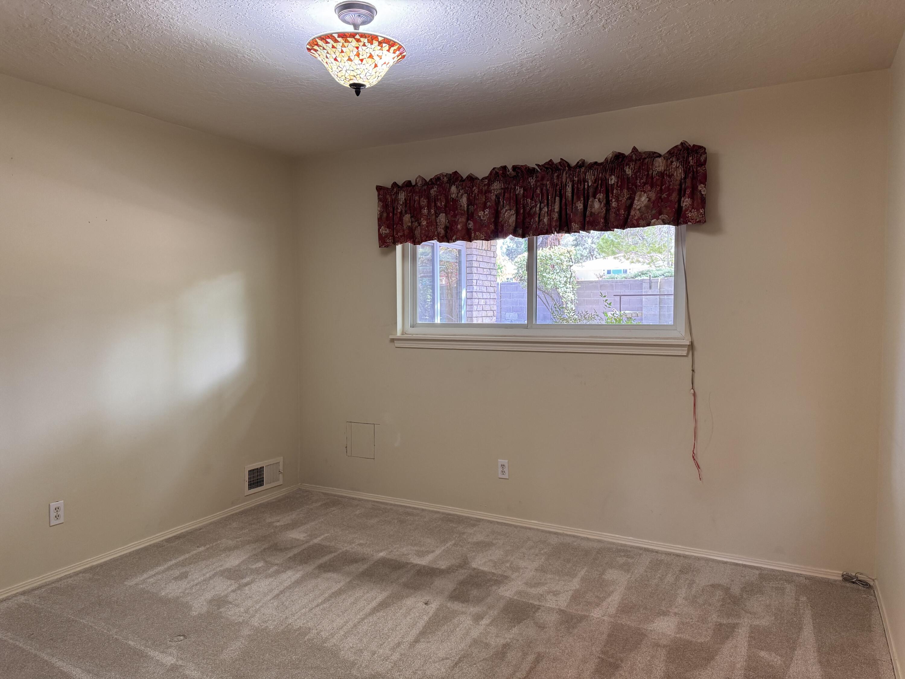 2512 Cutler Avenue NE