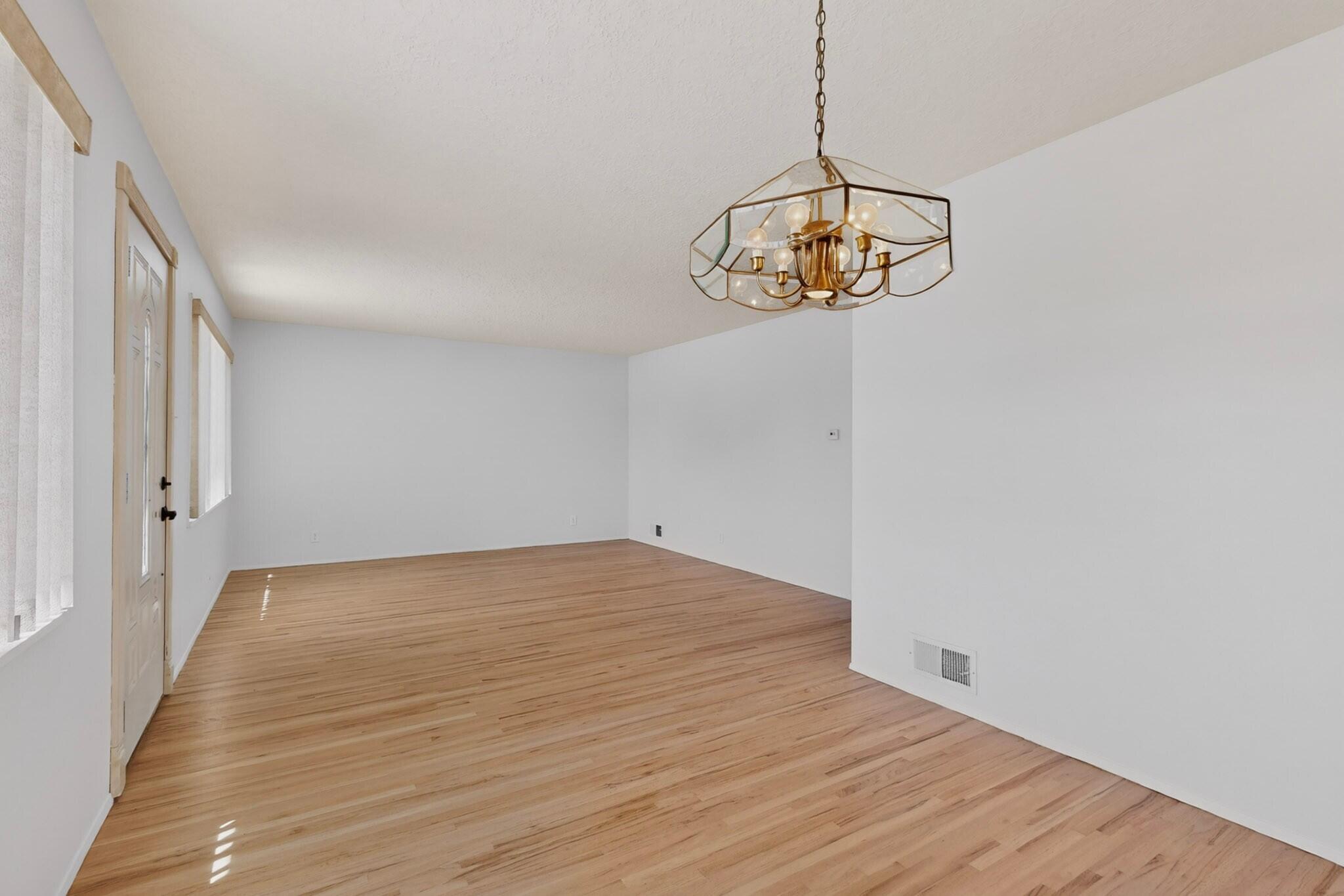 10117 Maya Court NE