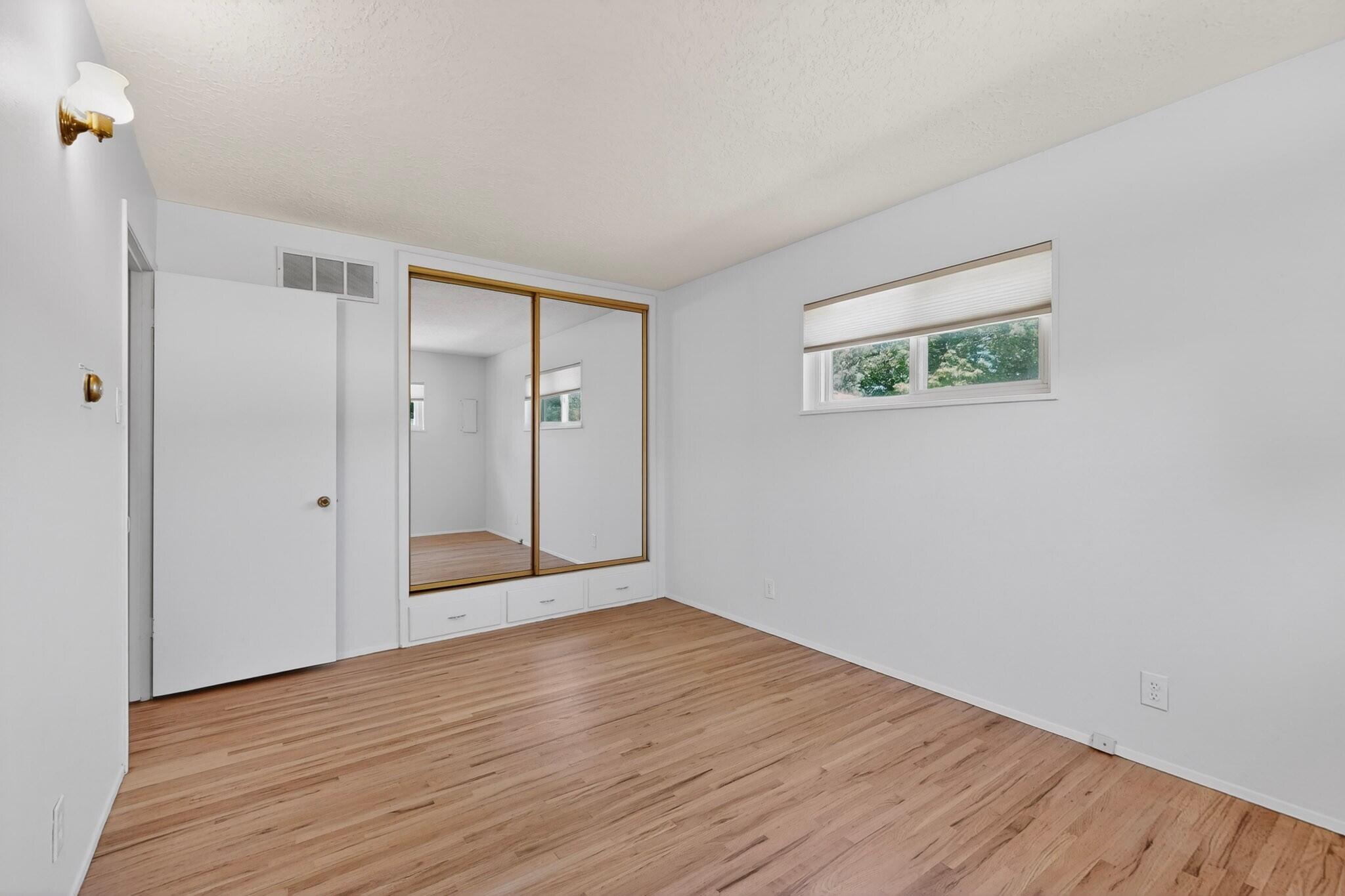 10117 Maya Court NE