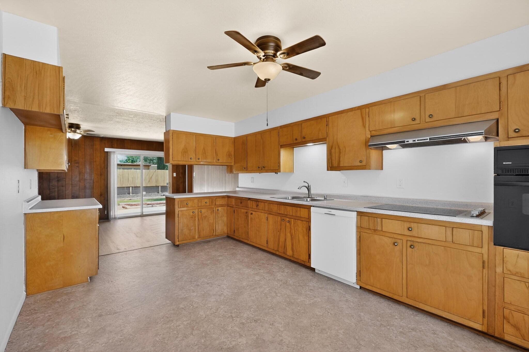 10117 Maya Court NE