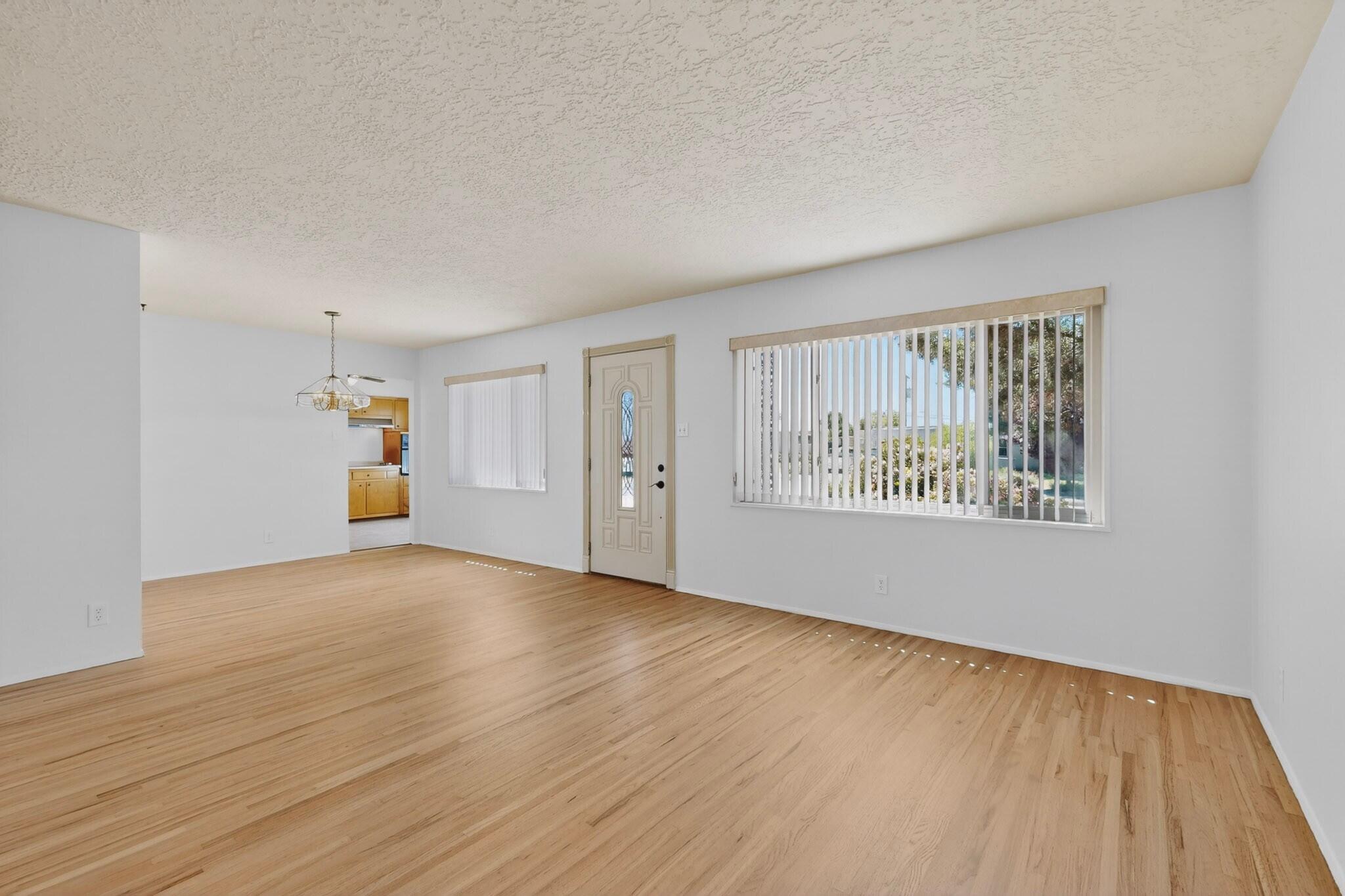 10117 Maya Court NE