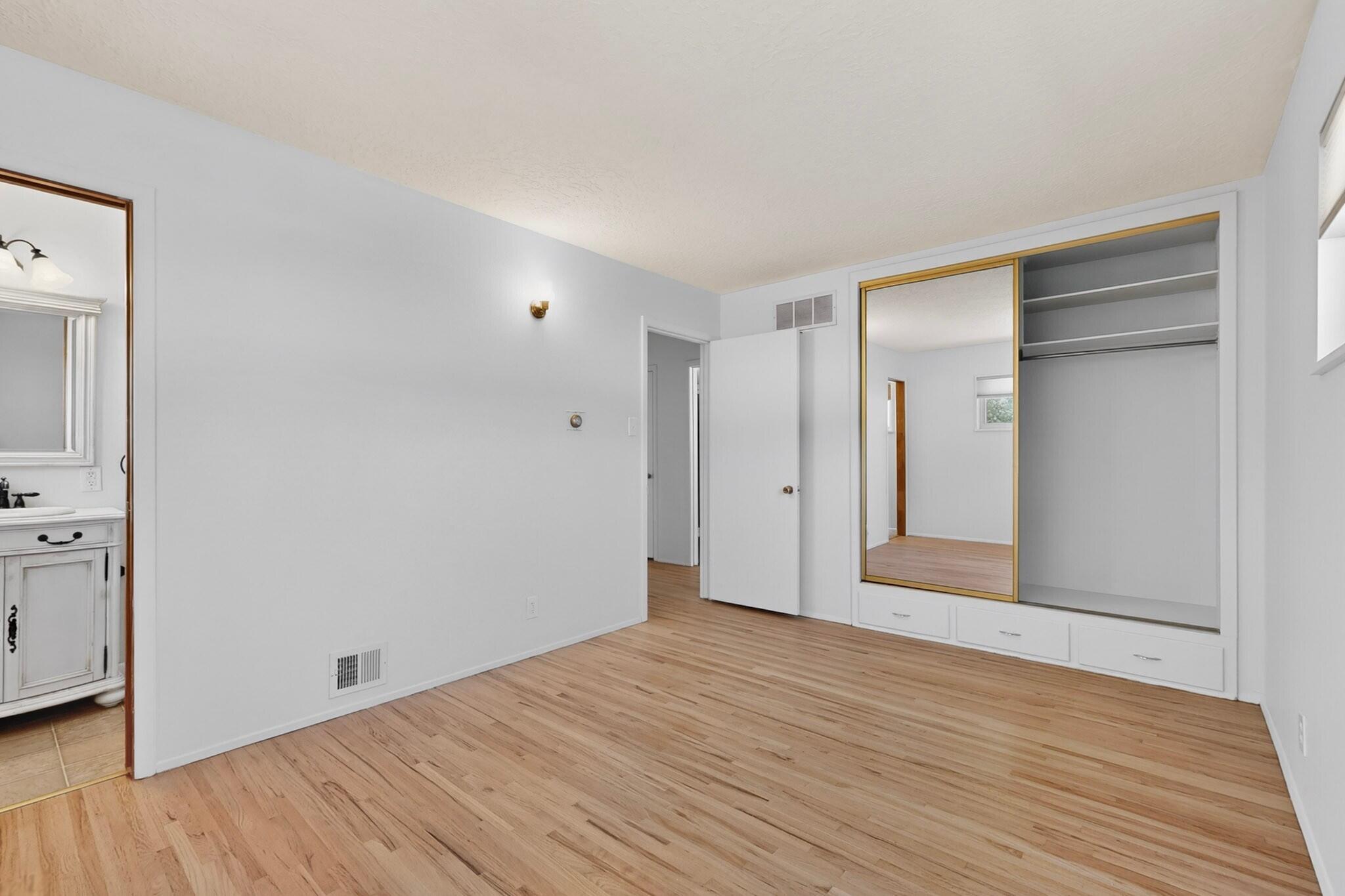 10117 Maya Court NE