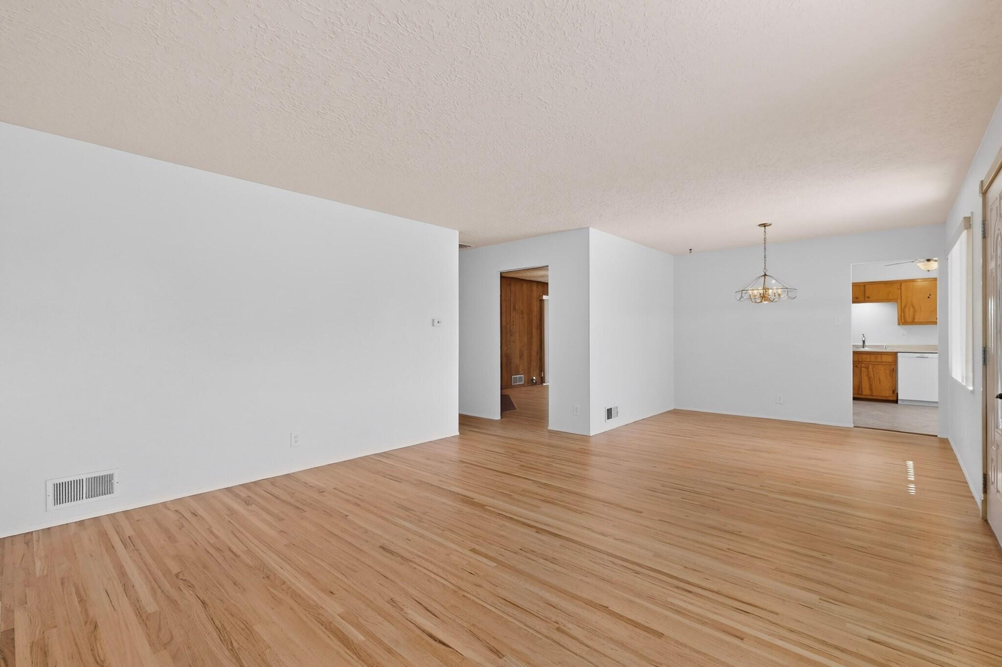 10117 Maya Court NE